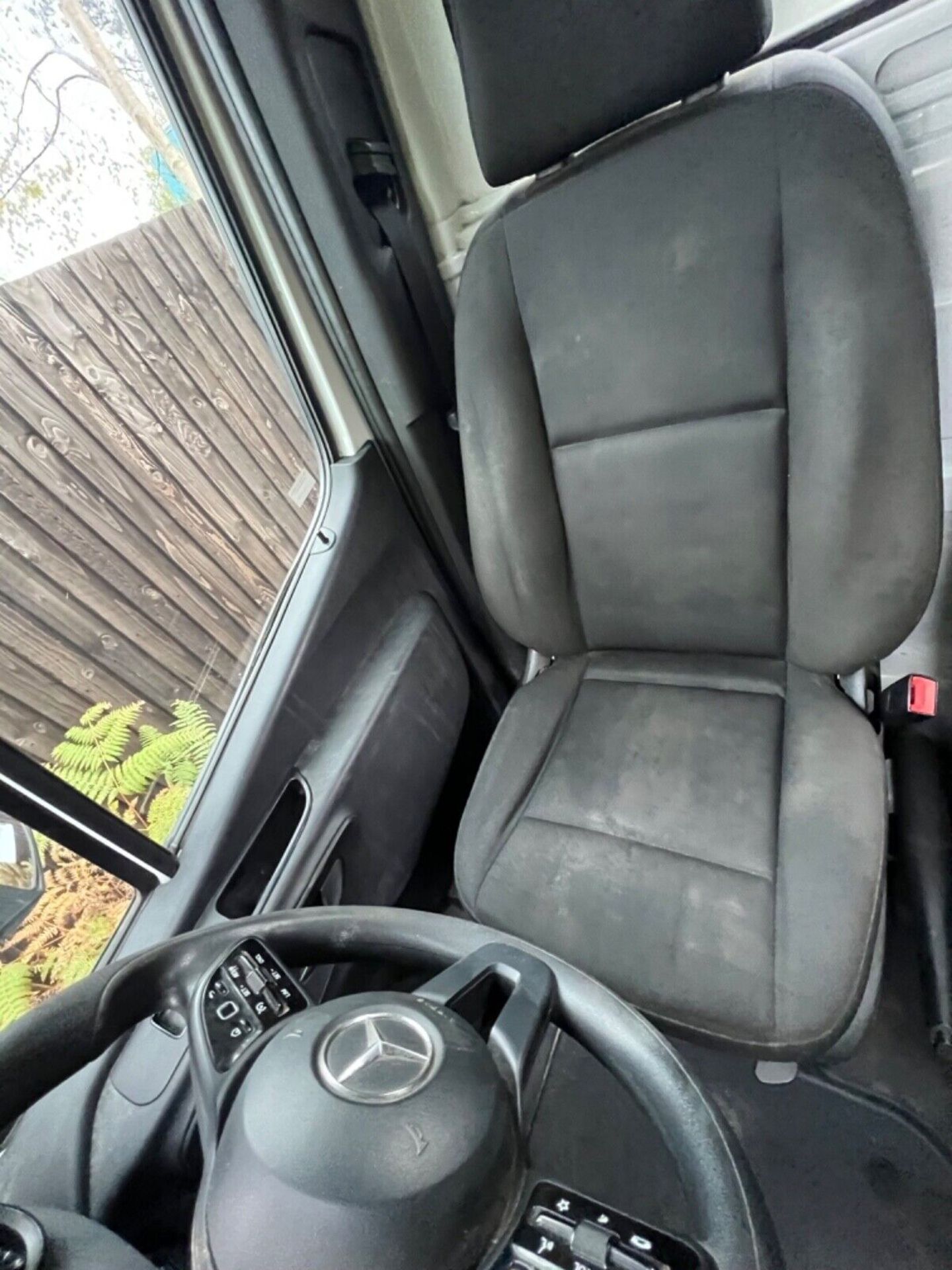 ** ONLY 80K MILEAGE ** MERCEDES SPRINTER 6 SPEED MANUAL - Image 10 of 23