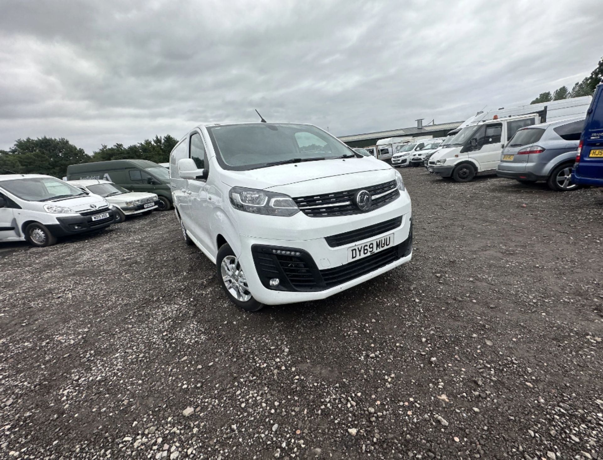 LOW-MILEAGE ONLY 70K MILES - 2019 VIVARO L2 DIESEL: READY TO ROLL