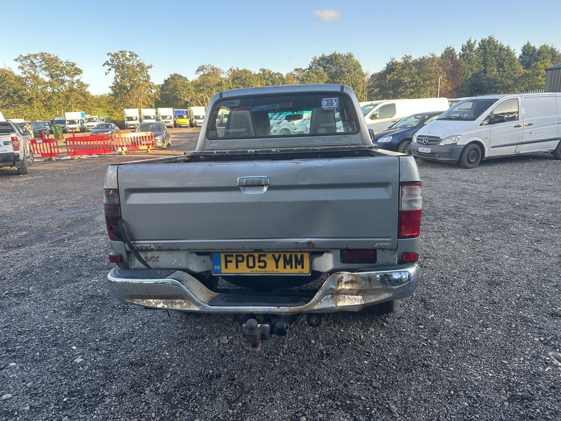 125K MILES - TOYOTA HILUX 4X4 WORKHORSE: WELL-MAINTAINED AND CAPABLE (NO VAT ON HAMMER) - Image 15 of 15