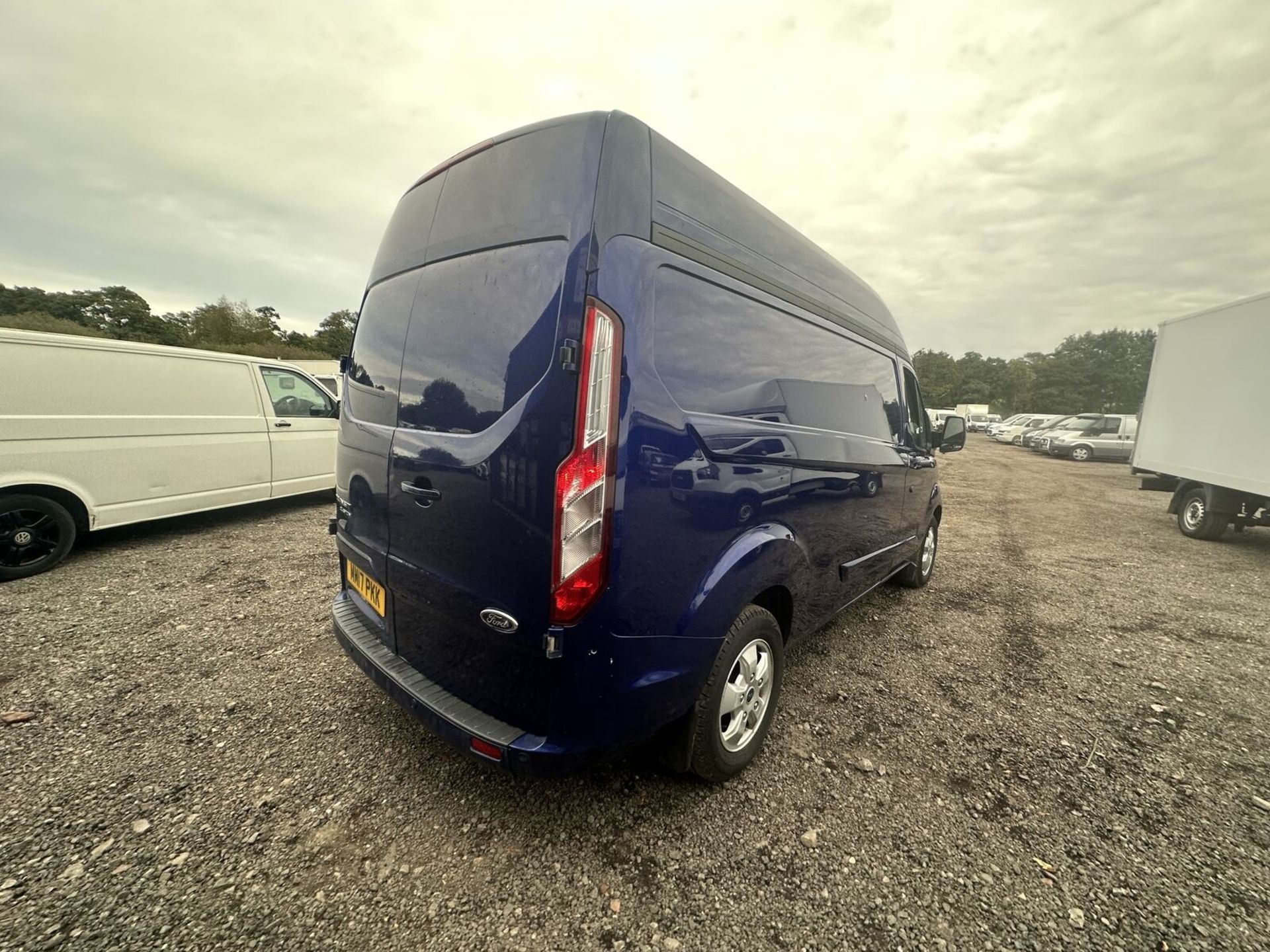 VERSATILE AND RELIABLE: 2017 FORD TRANSIT CUSTOM HIGH ROOF MOT: SEPT 2024 - MILEAGE 115K - Image 3 of 15