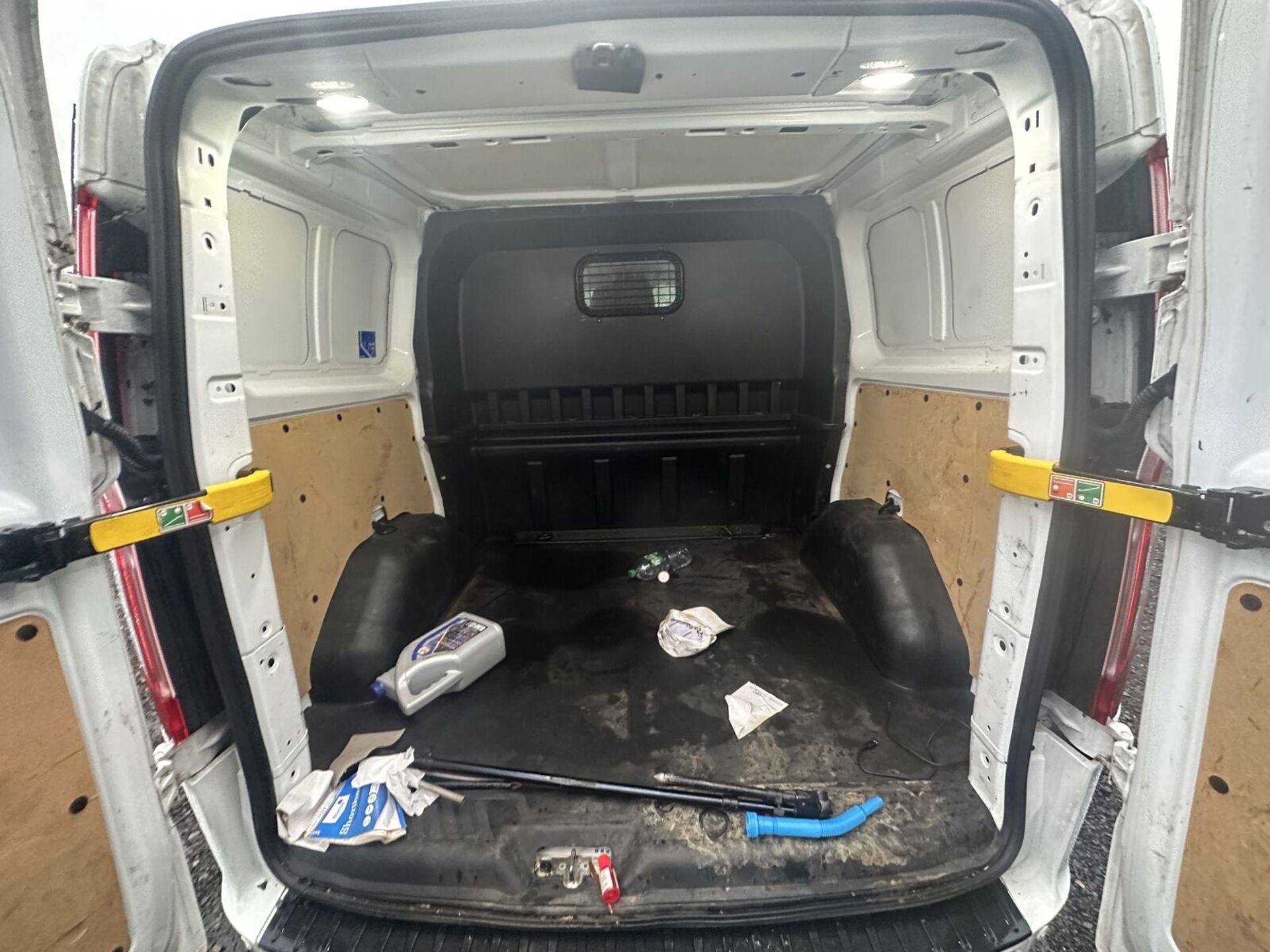 **(ONLY 64K MILEAGE)** 2020 FORD TRANSIT CUSTOM ECO LIMITED CREW CAB (NO VAT ON HAMMER)** - Image 3 of 15