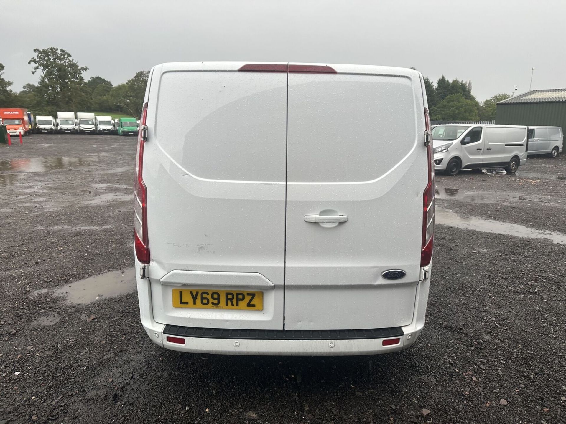 **(ONLY 64K MILEAGE)** 2020 FORD TRANSIT CUSTOM ECO LIMITED CREW CAB (NO VAT ON HAMMER)** - Image 2 of 15