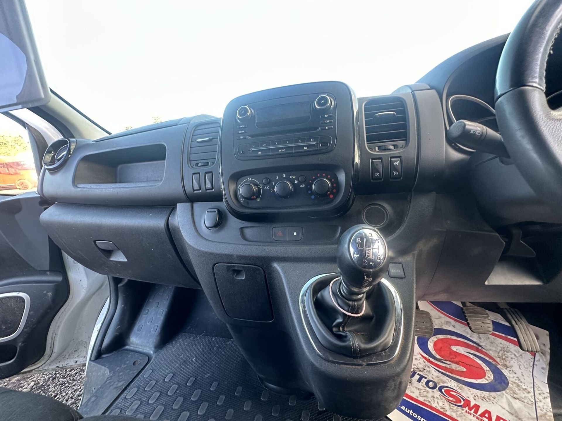 2016 VAUXHALL VIVARO SPORTIVE: CREW CAB READY FOR ACTION - Image 2 of 15