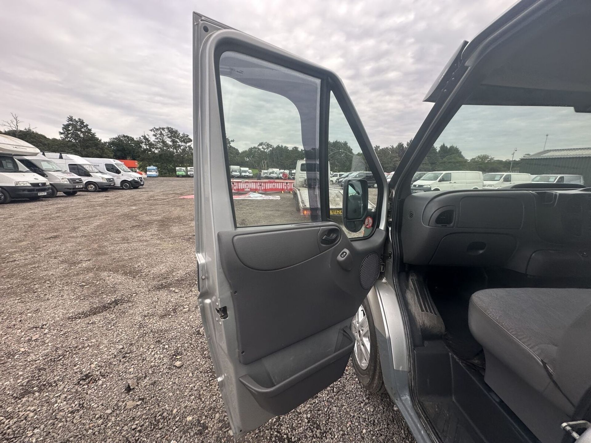 "READY FOR THE OPEN ROAD: FORD TRANSIT SILVER CAMPER (NO VAT ON HAMMER)** - Image 4 of 15