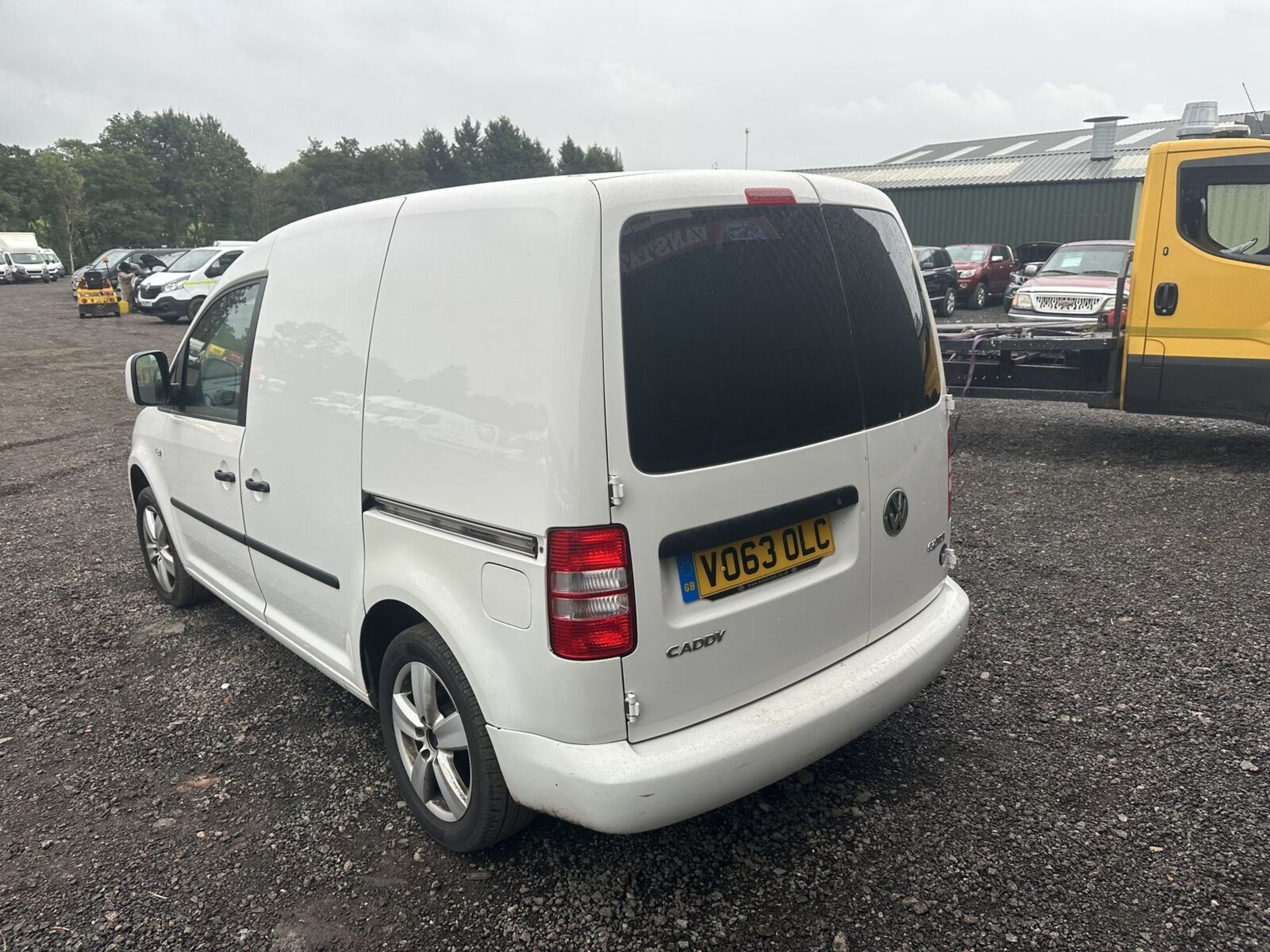 READY FOR WORK: VOLKSWAGEN CADDY WITH CLEAN INTERIOR MOT MAY 2024 - NO VAT ON HAMMER - Image 9 of 15