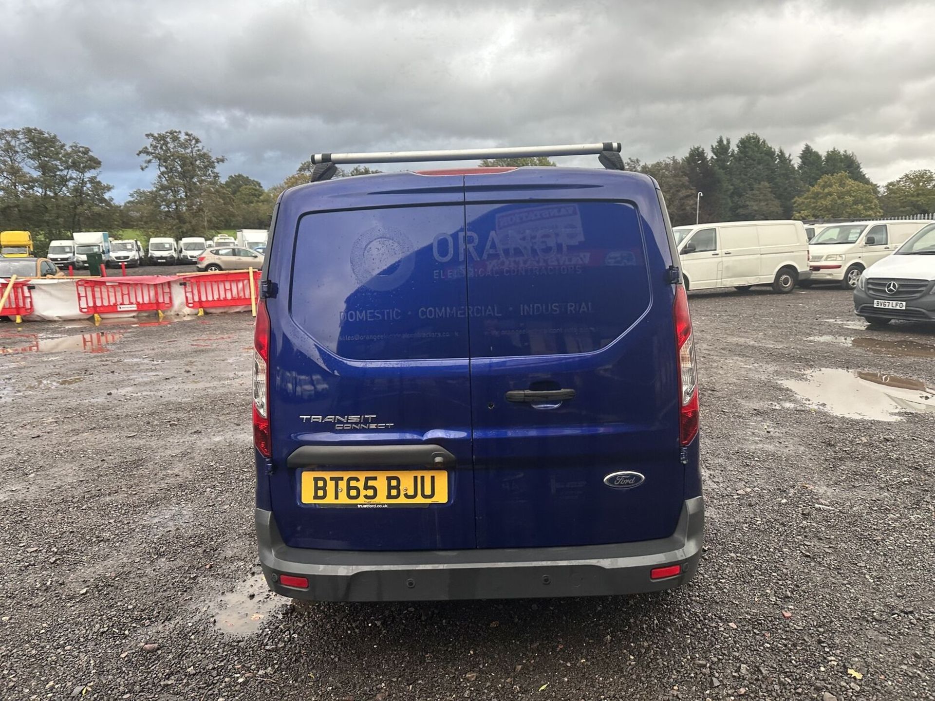**(ONLY 98K MILEAGE)** CLEAN AND TIDY INTERIOR: FORD TRANSIT CONNECT PANEL VAN - Image 12 of 15