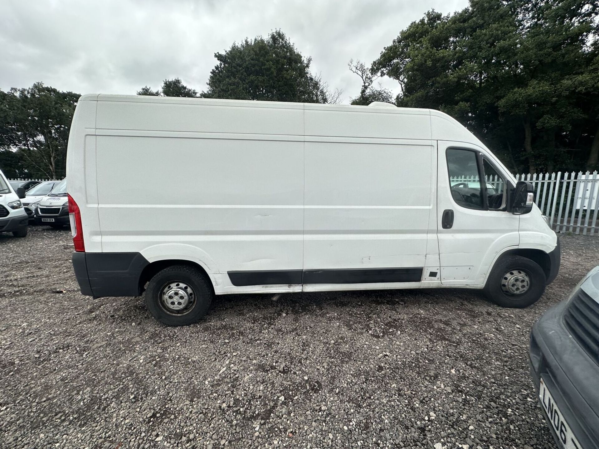 **(ONLY 75K MILEAGE)** FOR THE COLD CHAIN: CITROEN RELAY 35 FRIDGE VAN (NO VAT ON HAMMER)