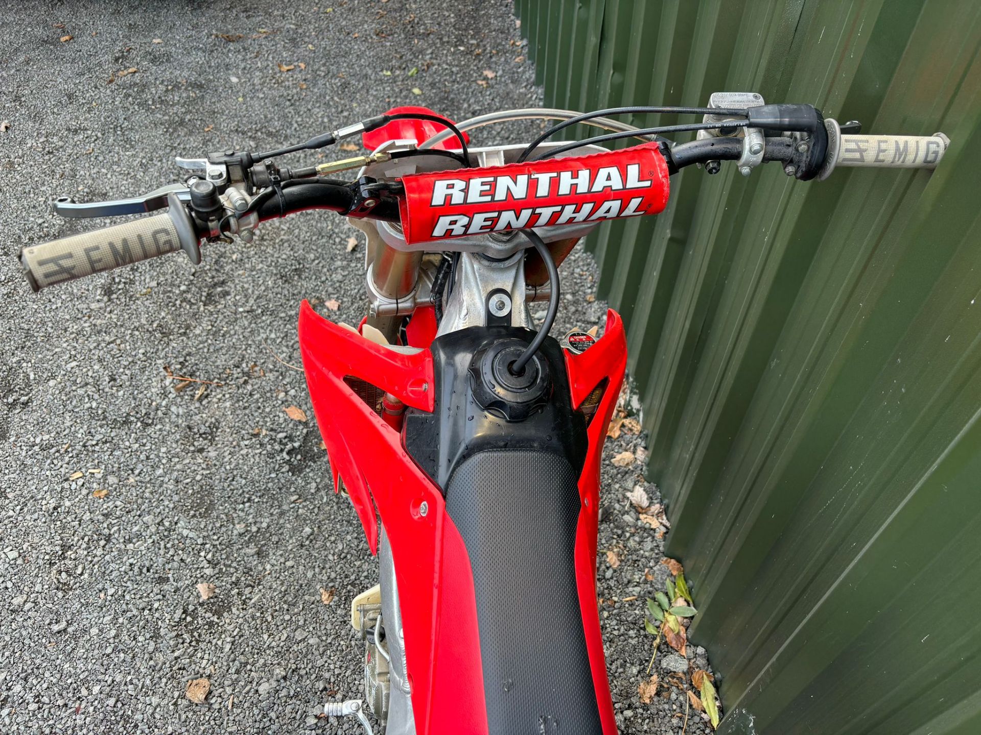 HONDA CRF250 MX MOTOCROSS BIKE *(NO VAT ON HAMMER)* - Image 5 of 8