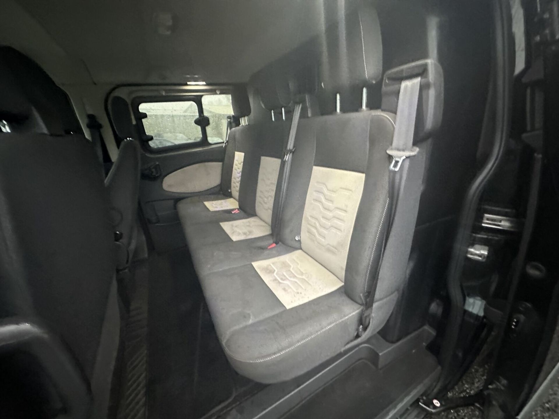 FORD TRANSIT CUSTOM 310 LIMITED AUTO: PRISTINE CONDITION (NO VAT ON HAMMER)** - Image 3 of 15