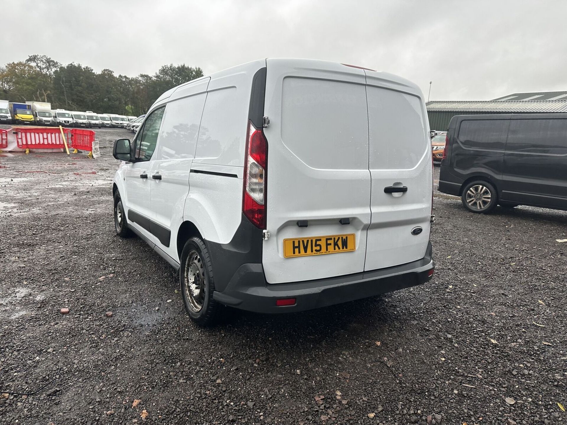 2015 FORD TRANSIT CONNECT 200: AFFORDABLE PANEL VAN - MOT AUG 2024 - NO VAT ON HAMMER - Image 2 of 14