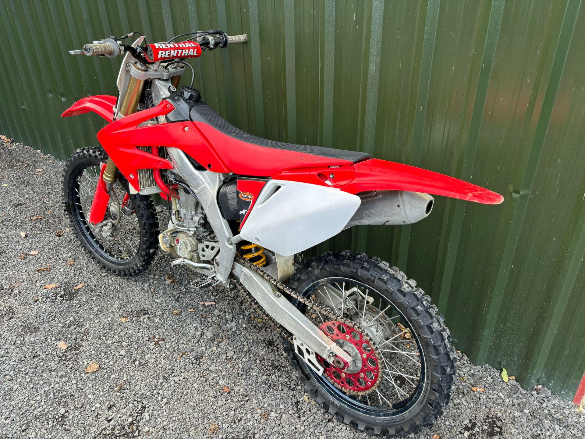 HONDA CRF250 MX MOTOCROSS BIKE *(NO VAT ON HAMMER)* - Image 6 of 8