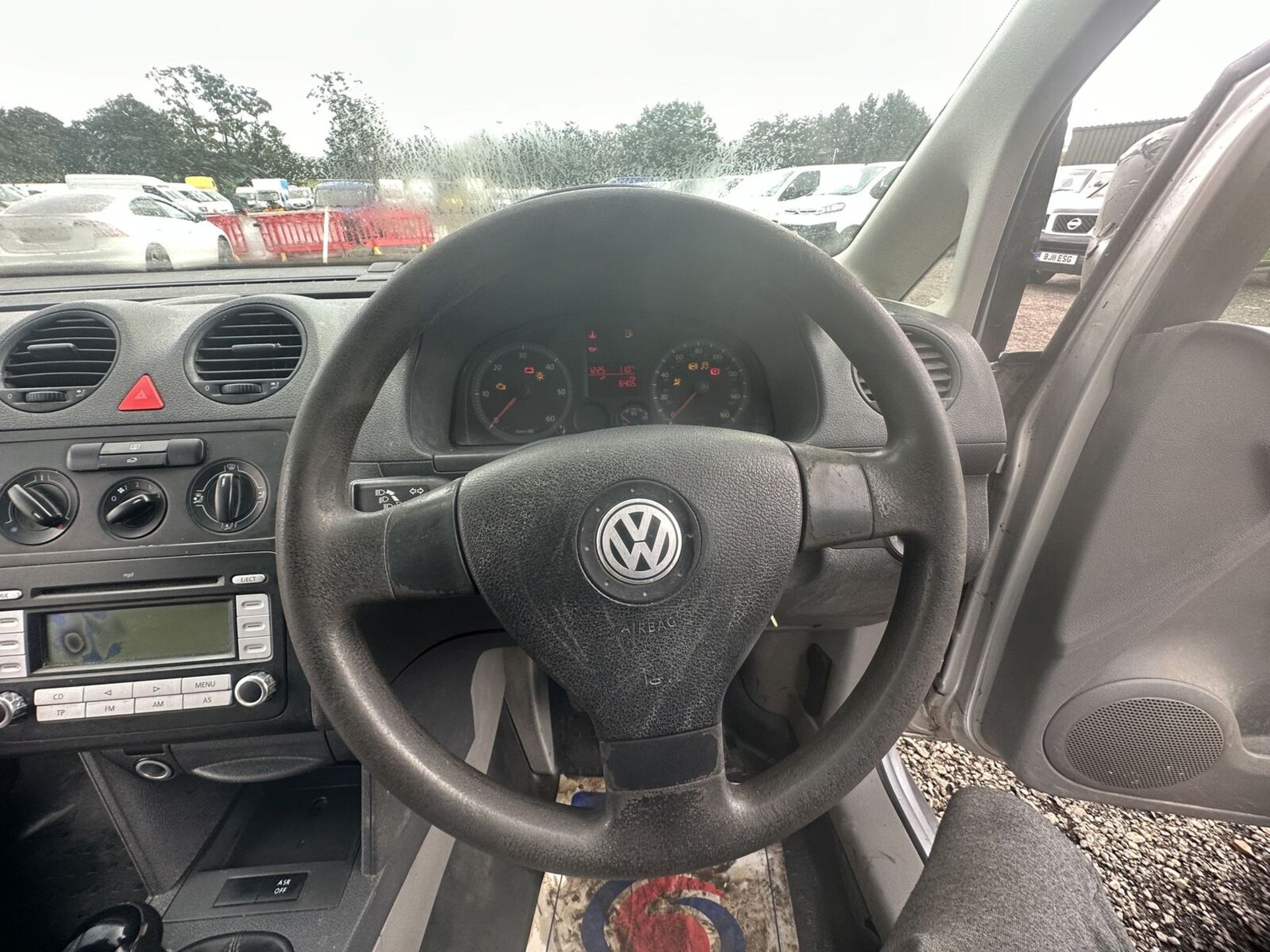 2009 VOLKSWAGEN CADDY C20 DIESEL: NO VAT ON HAMMER - Image 5 of 14