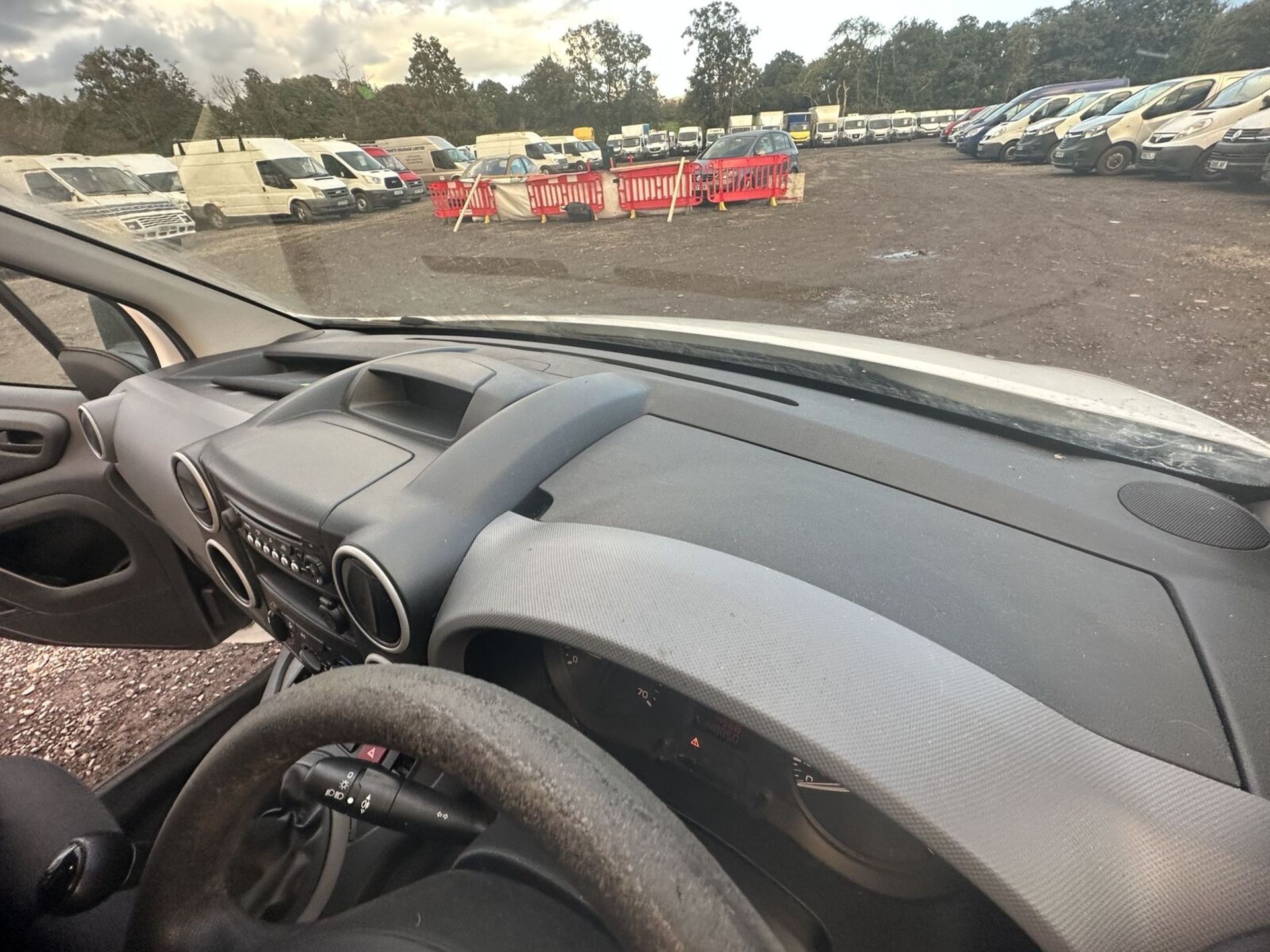 2014 CITROEN BERLINGO L1: A RELIABLE WORKHORSE FOR SALE - NO VAT ON THE HAMMER - Image 10 of 15