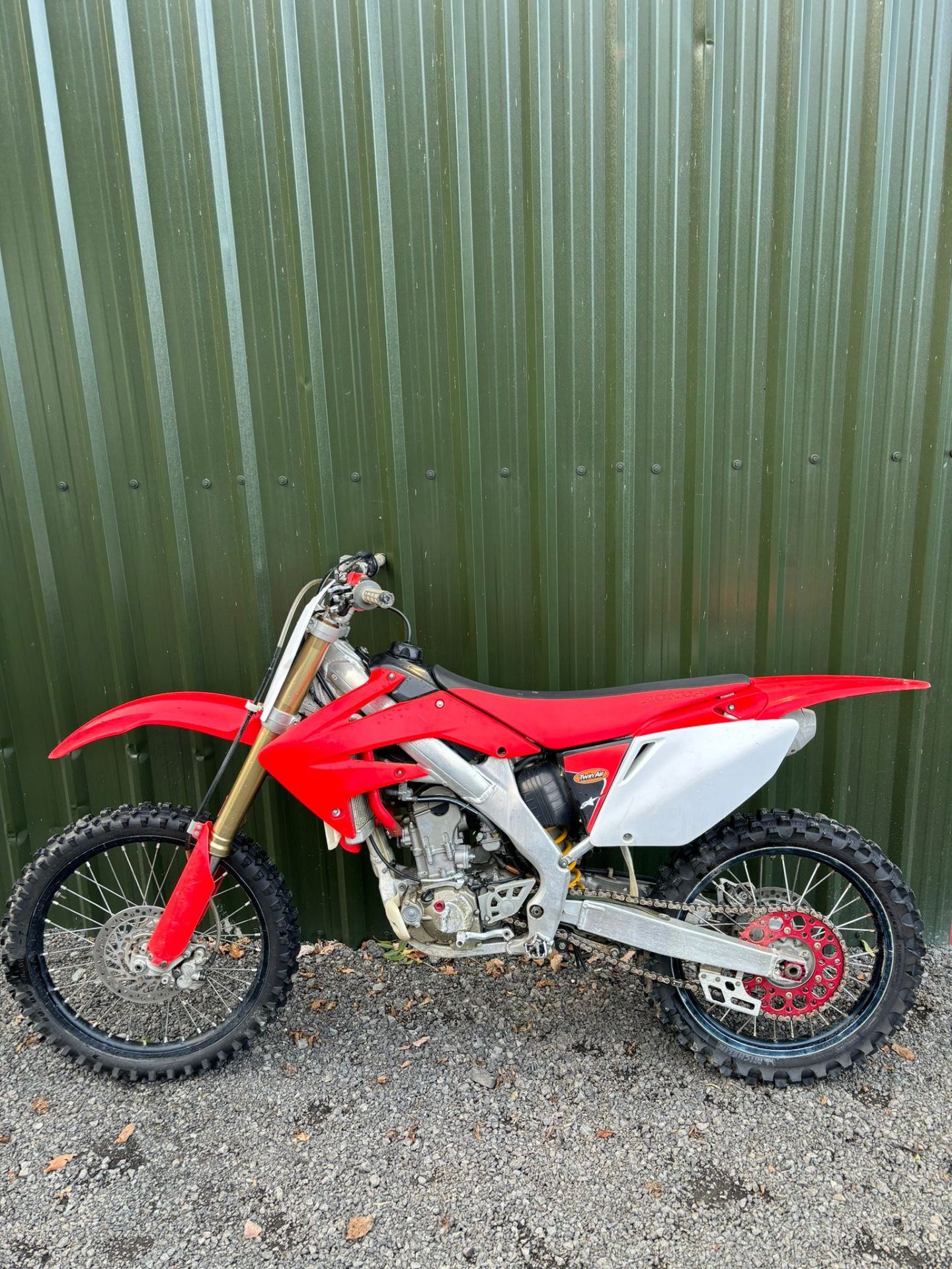 HONDA CRF250 MX MOTOCROSS BIKE *(NO VAT ON HAMMER)* - Image 8 of 8