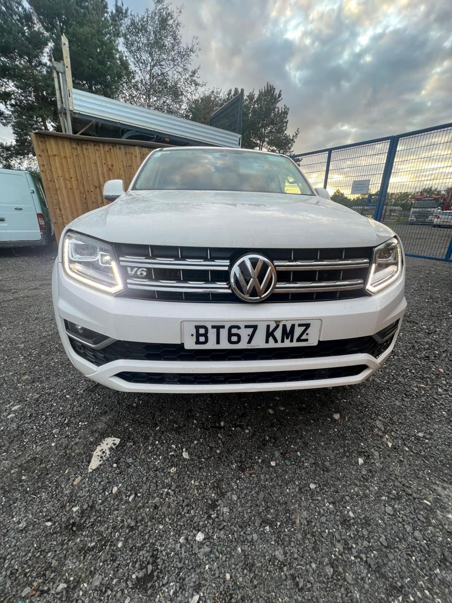 2018 VOLKSWAGEN AMAROK 3.0 TDI V6 BLUEMOTION TECH HIGHLINE DOUBLE CAB PICKUP - Image 9 of 17