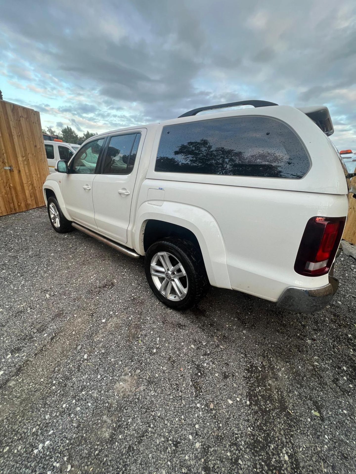 2018 VOLKSWAGEN AMAROK 3.0 TDI V6 BLUEMOTION TECH HIGHLINE DOUBLE CAB PICKUP - Image 14 of 17