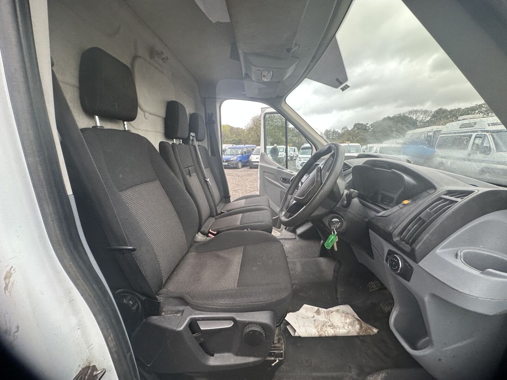 2017 FORD TRANSIT 350 L2: EURO 6 PANEL VAN BARGAIN MILEAGE 126K - MOT APRIL 2024 - Image 11 of 15