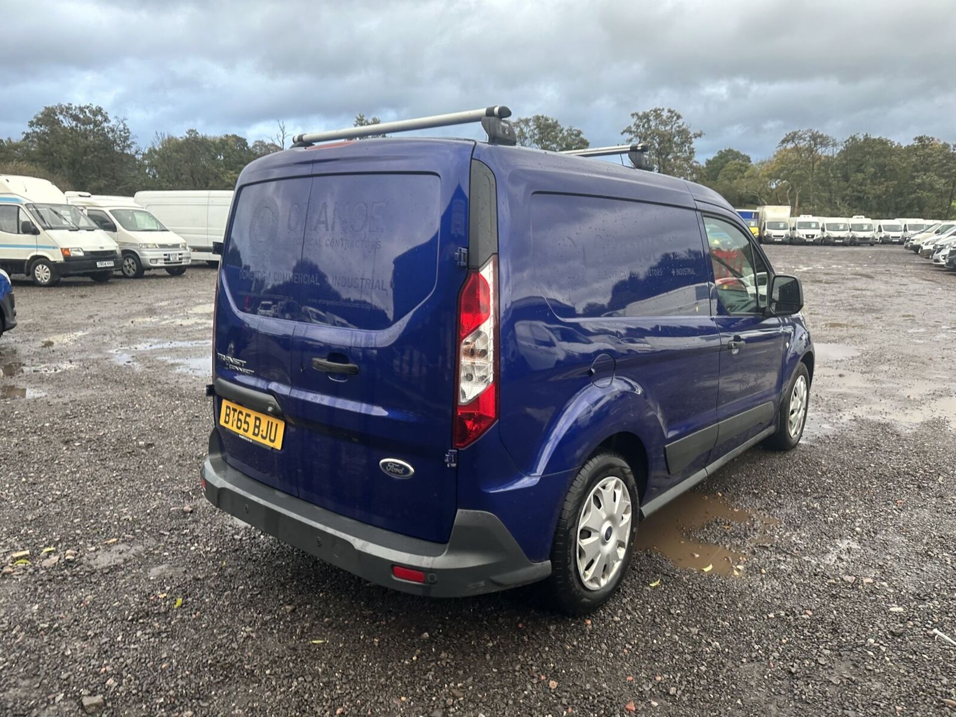 **(ONLY 98K MILEAGE)** CLEAN AND TIDY INTERIOR: FORD TRANSIT CONNECT PANEL VAN - Image 13 of 15