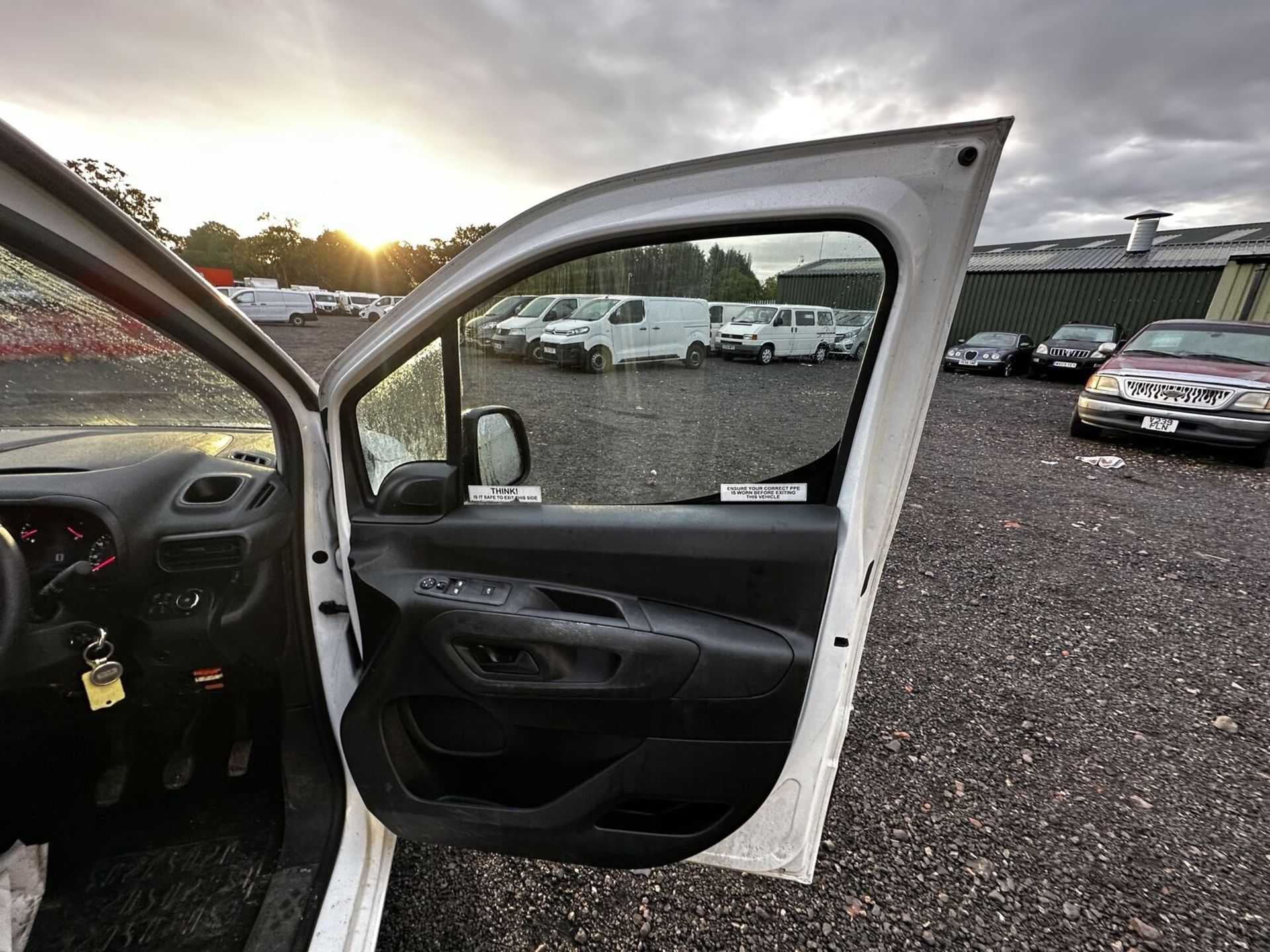 2019 VAUXHALL COMBO - 166K MILES - MOT MARCH 2024 - NO VAT ON HAMMER - Image 11 of 15