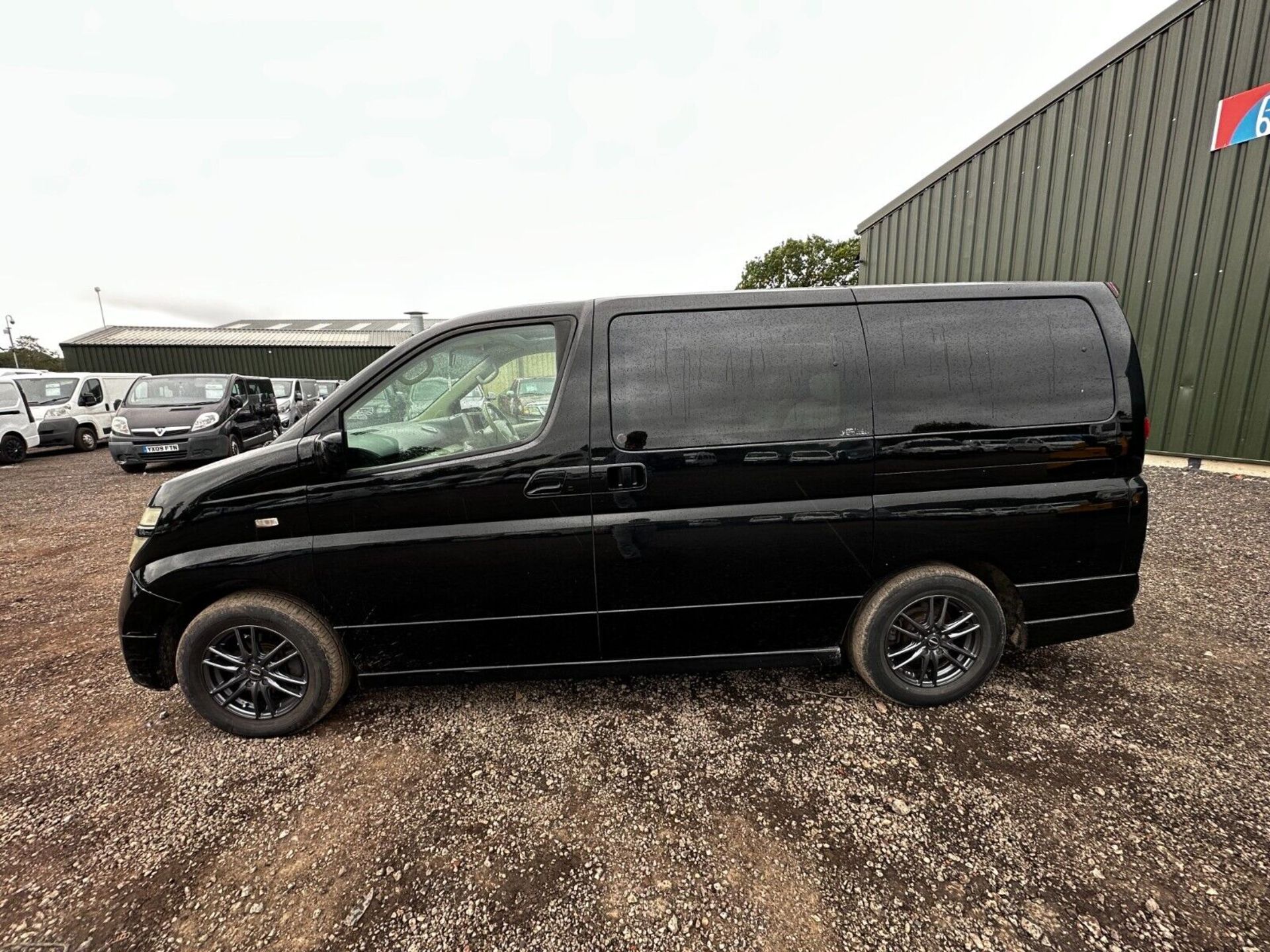 7-SEATER ELEGANCE: 3.5L PETROL NISSAN ELGRAND MINIBUS ( NO VAT ON HAMMER) - Image 3 of 20