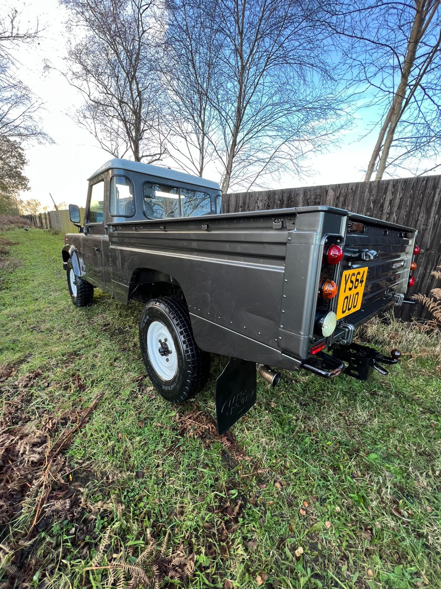 SINGLE-OWNER GEM: LAND ROVER 2.2 TDCI, FULL SERVICE HISTORY, 132K MILES - Image 10 of 19