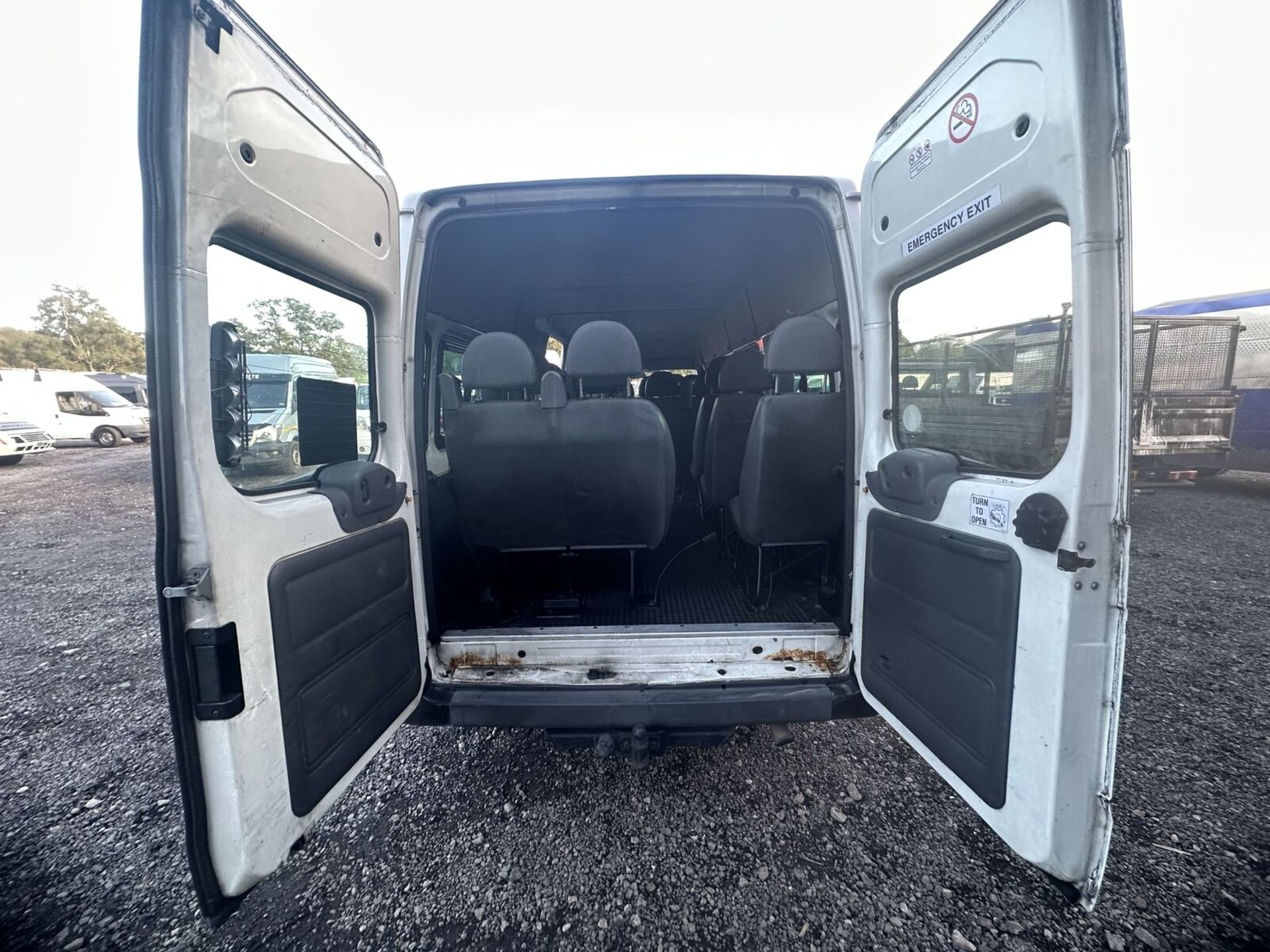 2005 FORD TRANSIT MINIBUS 17 SEATER MINIBUS / CAMPER - NO VAT ON HAMMER - Image 15 of 15