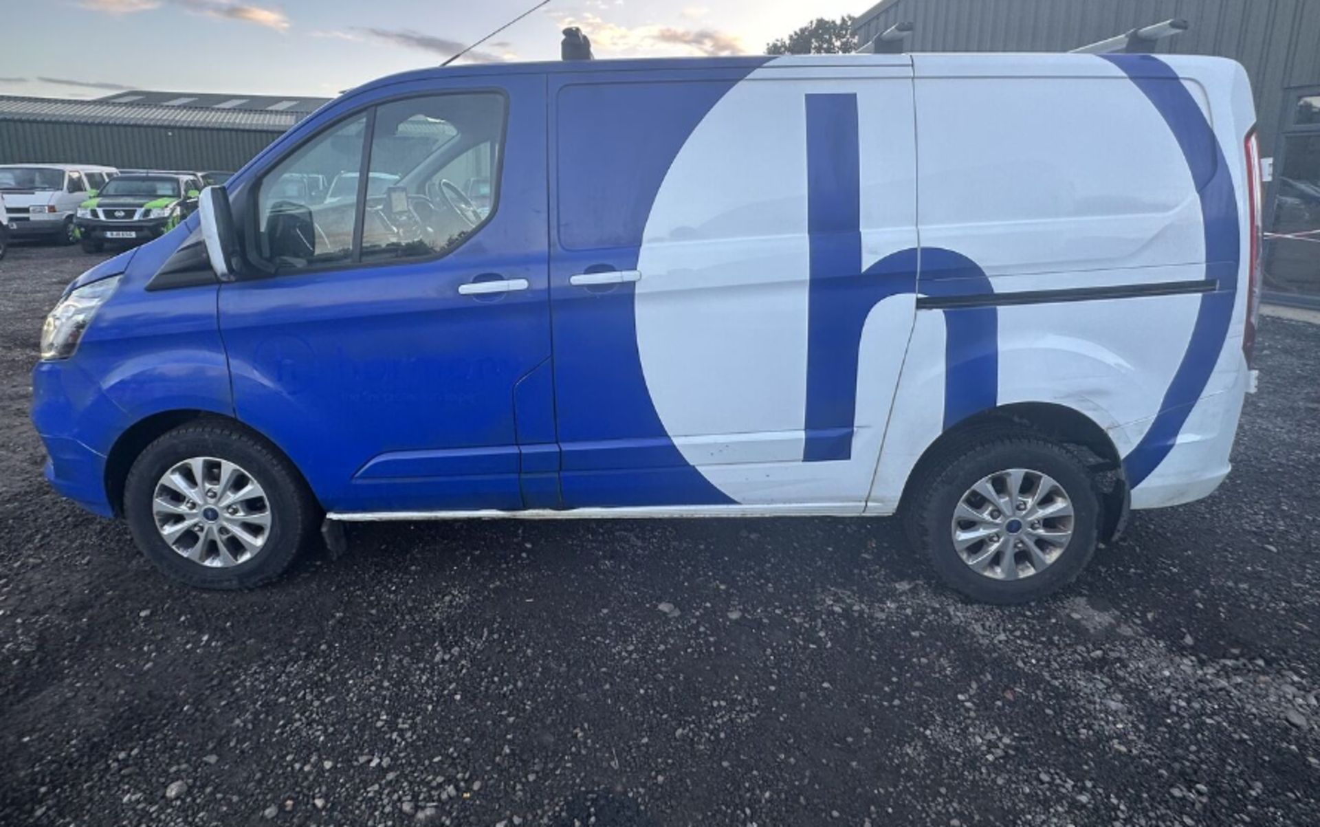 *(ONLY 64K MILEAGE & AUTOMATIC )* 71 PLATE FORD TRANSIT CUSTOM 300 LIMITED EBLUE - BARGAIN!!!!! - Image 3 of 12