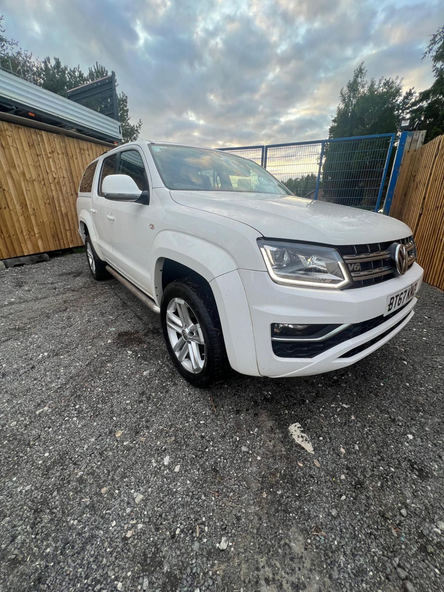 2018 VOLKSWAGEN AMAROK 3.0 TDI V6 BLUEMOTION TECH HIGHLINE DOUBLE CAB PICKUP - Image 3 of 17