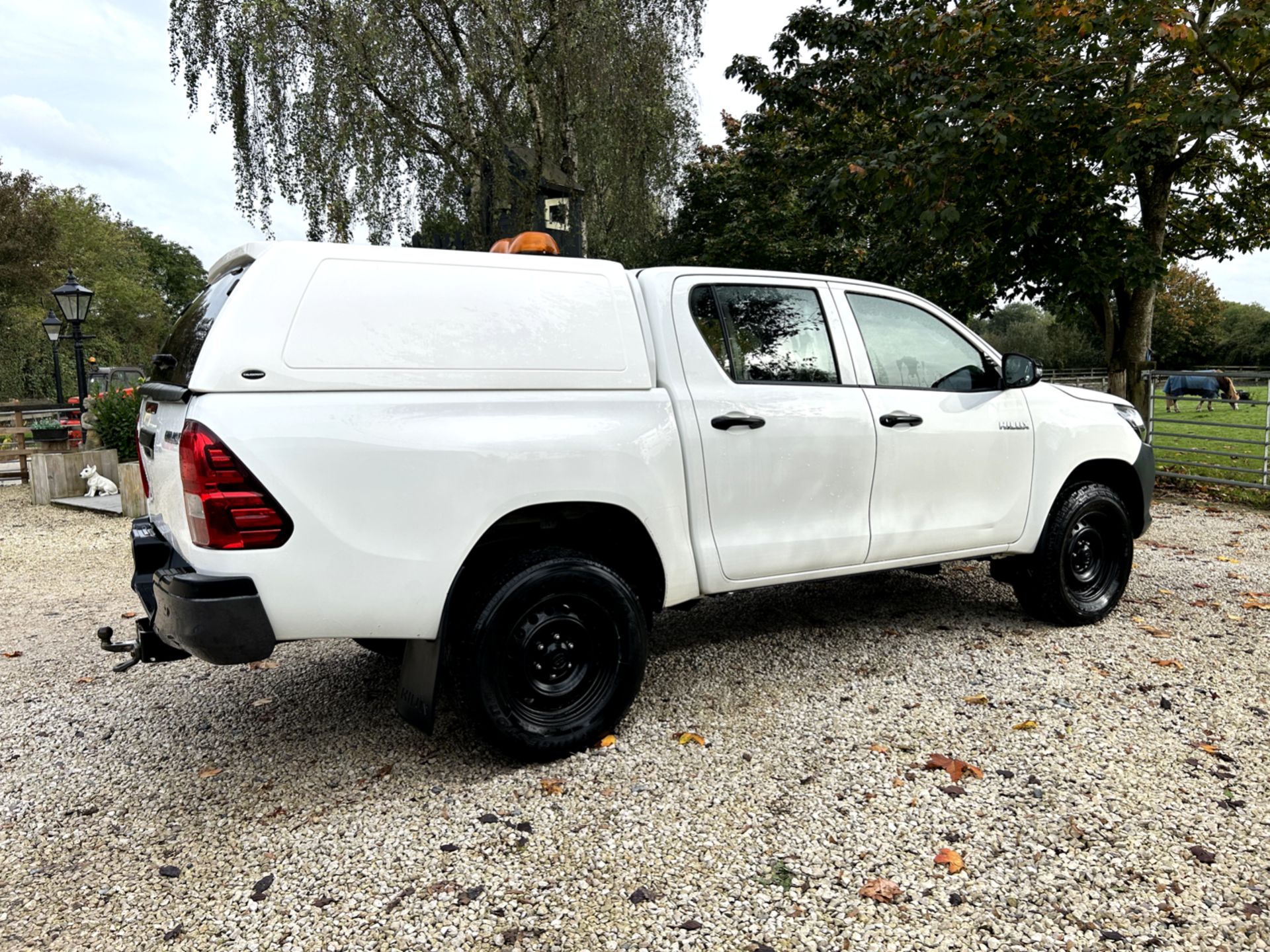 TOYOTA HILUX ACTIVE DOUBLE CAB 2.4 D-4D - Image 5 of 7