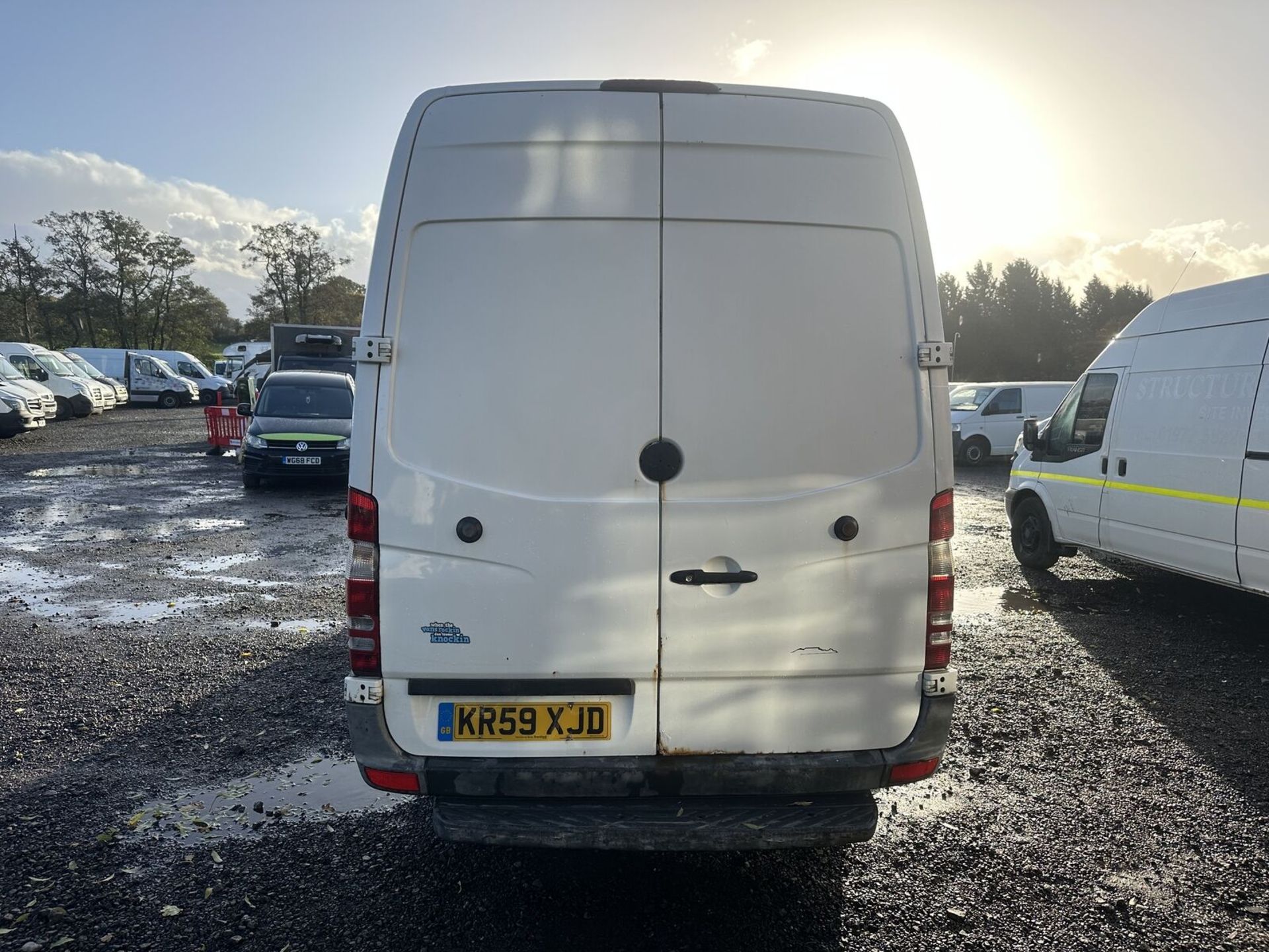 WHITE WONDER: '10 MERCEDES SPRINTER CAMPER - MOT MAY 2024 - NO VAT ON HAMMER - Image 2 of 15