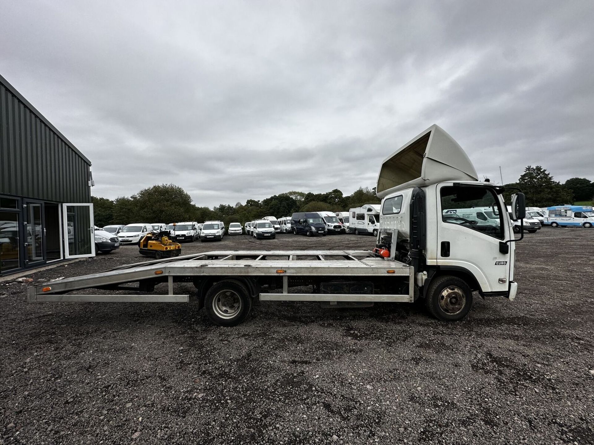 READY FOR THE ROAD: 2018 ISUZU TRUCK N35.150W GRAFTER RECOVERY MOT JUNE 2024 - NO VAT ON HAMMER