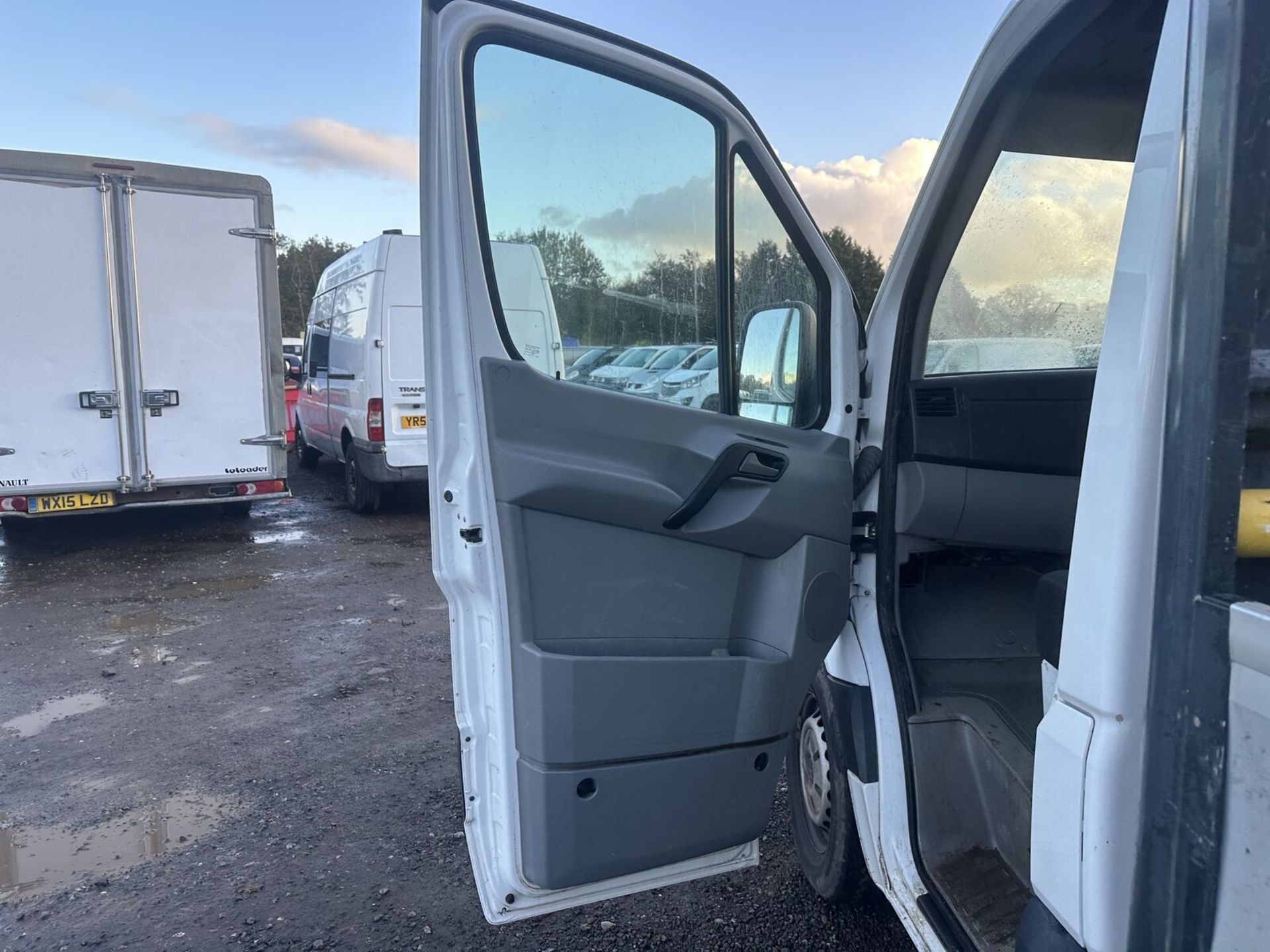 CLEAN CRUISER: VOLKSWAGEN CRAFTER FLATBED - WELL-MAINTAINED GEM - Image 2 of 13