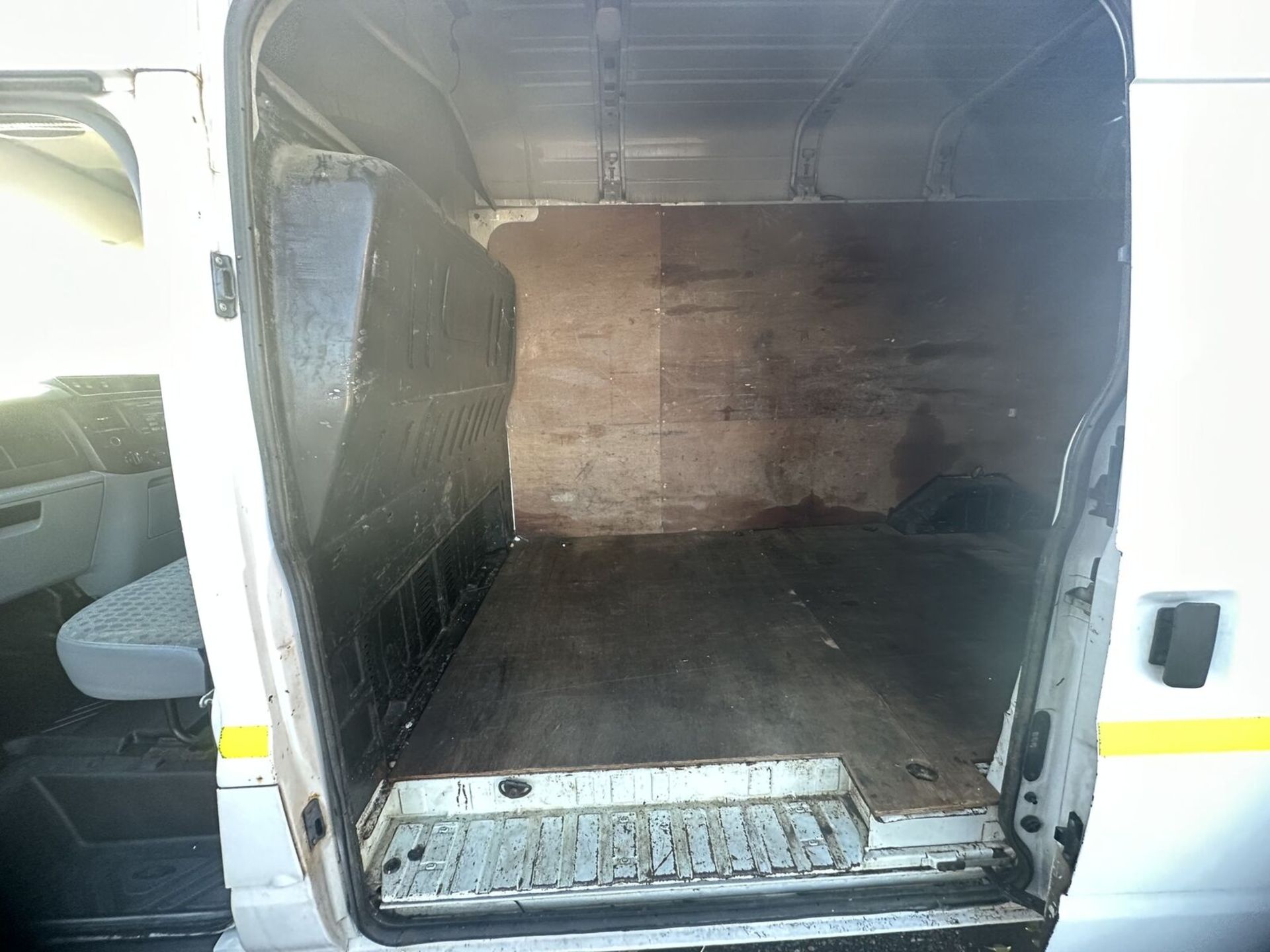 ROAD-READY WORKHORSE: '61 PLATE FORD TRANSIT T350 LWB HIGH ROOF - NO VAT ON HAMMER - Image 14 of 15