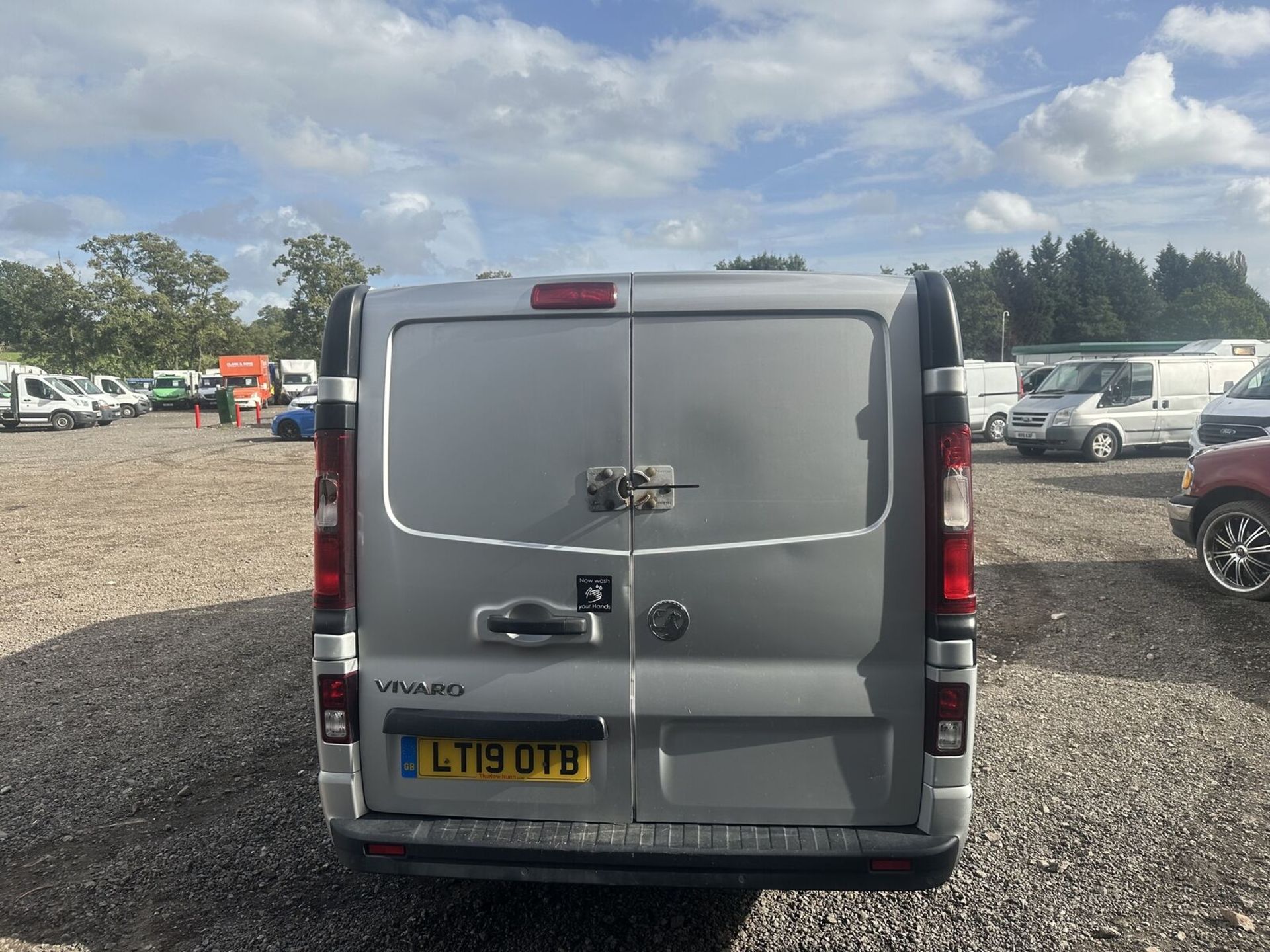 2019 VAUXHALL VIVARO L2 DIESEL 2900 1.6 SPORTIVE H1 - MOT: MARCH 2024 NO VAT ON HAMMER - Image 11 of 13