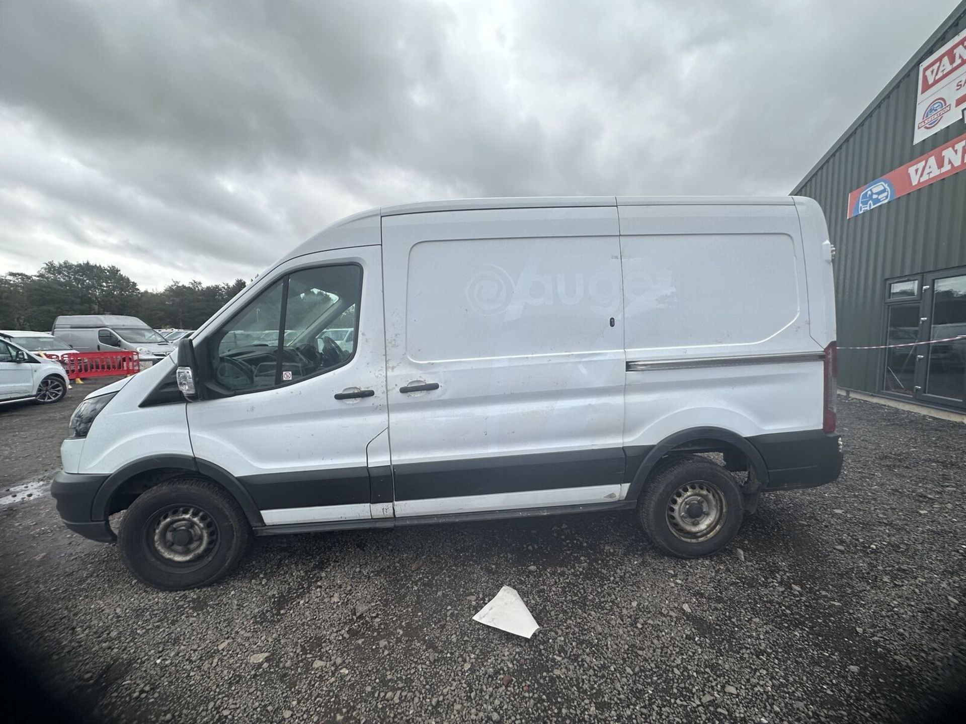 2017 FORD TRANSIT 350 L2: EURO 6 PANEL VAN BARGAIN MILEAGE 126K - MOT APRIL 2024 - Image 13 of 15