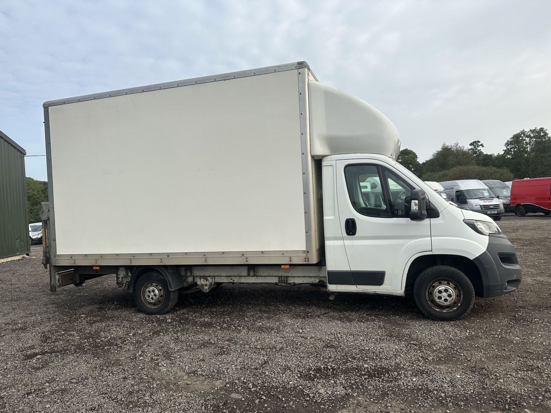 67 PLATE PEUGEOT BOXER CHASSIS CAB 130PS: EURO 6 - CRUISE CONTROL EU STATUS: EURO 6 - Image 12 of 13