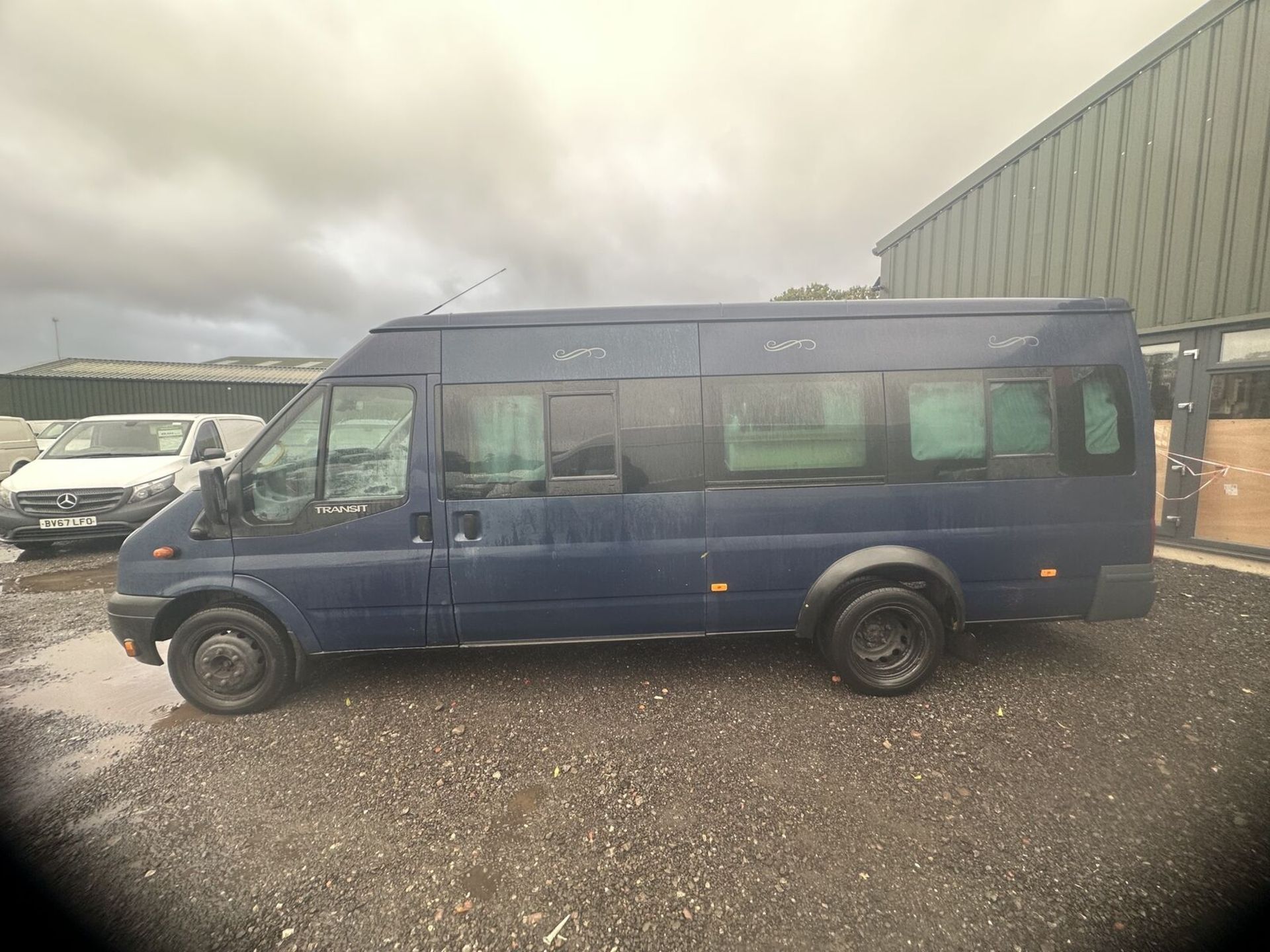 BLUE BEAUTY: TRANSIT CAMPER MOTORHOME ADVENTURE 131K MILES - MOT: MARCH 2024 - NO VAT ON HAMMER - Image 12 of 15