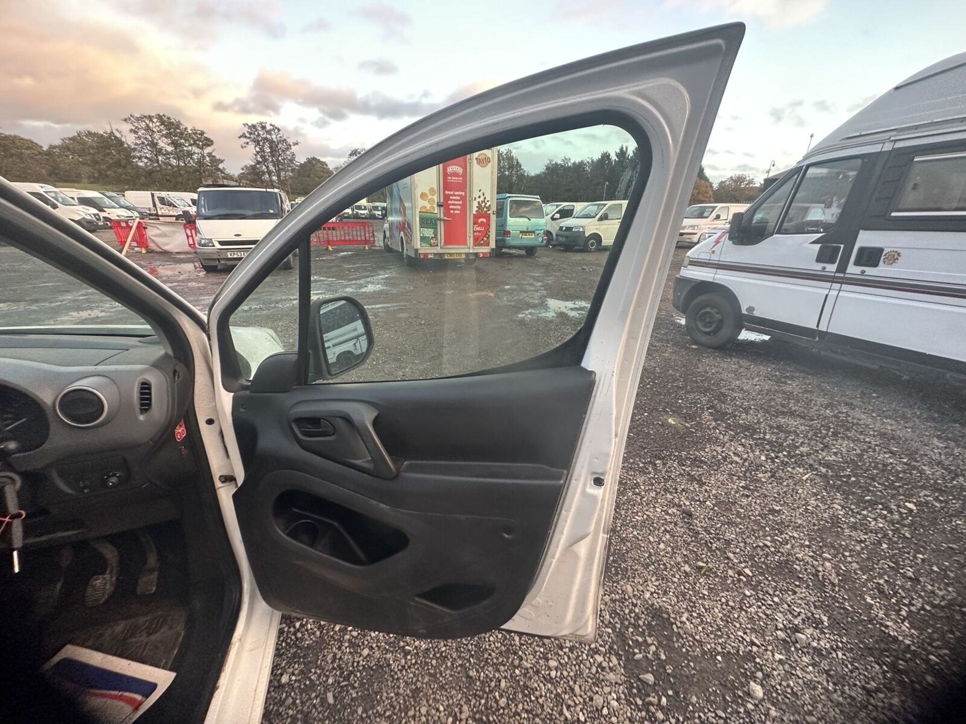 CREW CAB COMFORT: '12 PEUGEOT PARTNER 1.6 HDI - GENUINE WORK VAN - NO VAT ON HAMMER - Image 5 of 15