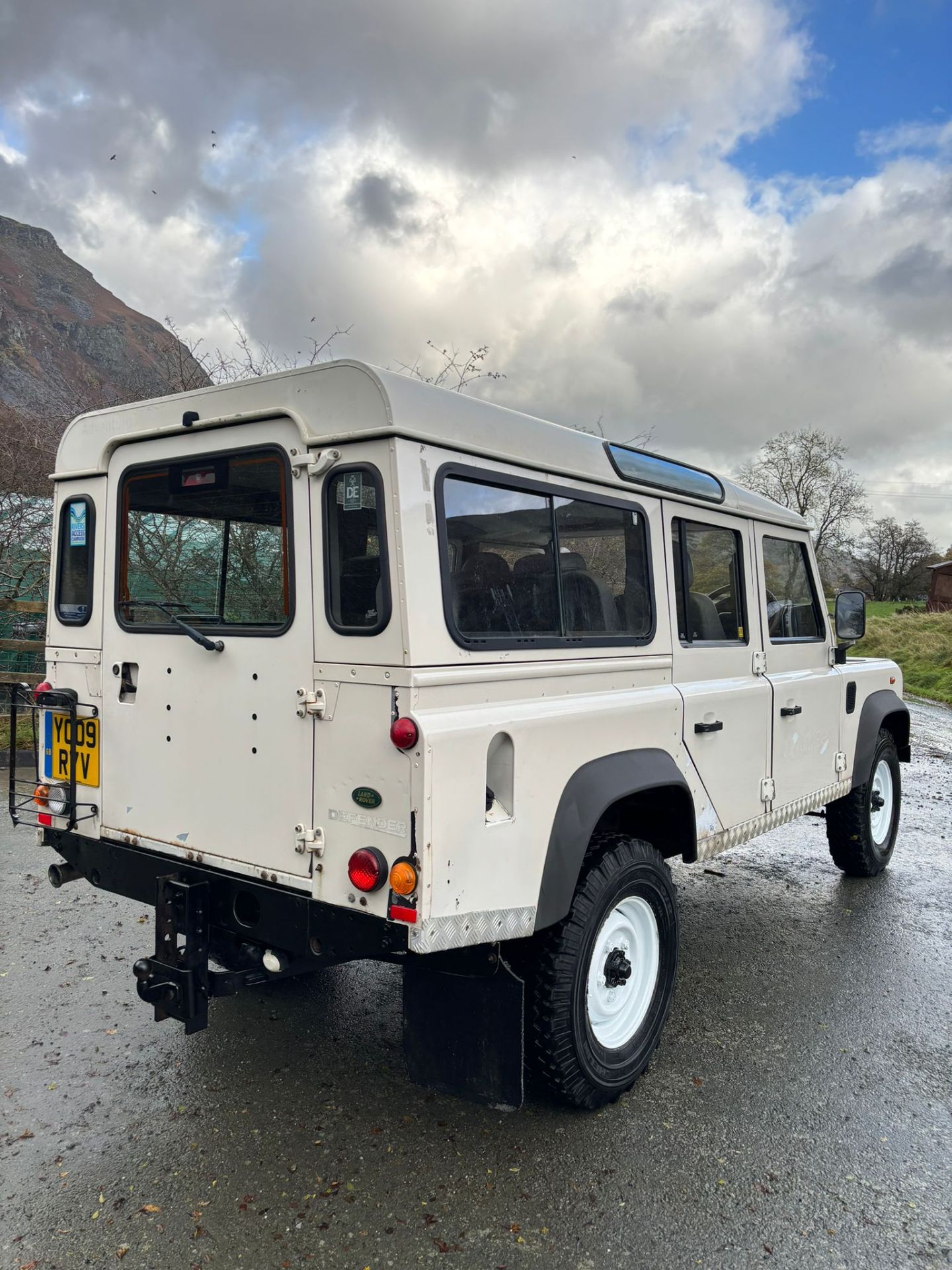 LAND ROVER DEFENDER 110 COUNTY HARDTOP TDCI 2009 EX COUNCIL CSW - Image 8 of 16