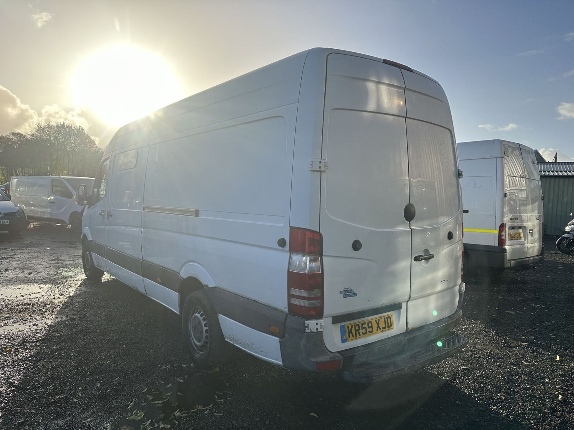 WHITE WONDER: '10 MERCEDES SPRINTER CAMPER - MOT MAY 2024 - NO VAT ON HAMMER - Image 8 of 15