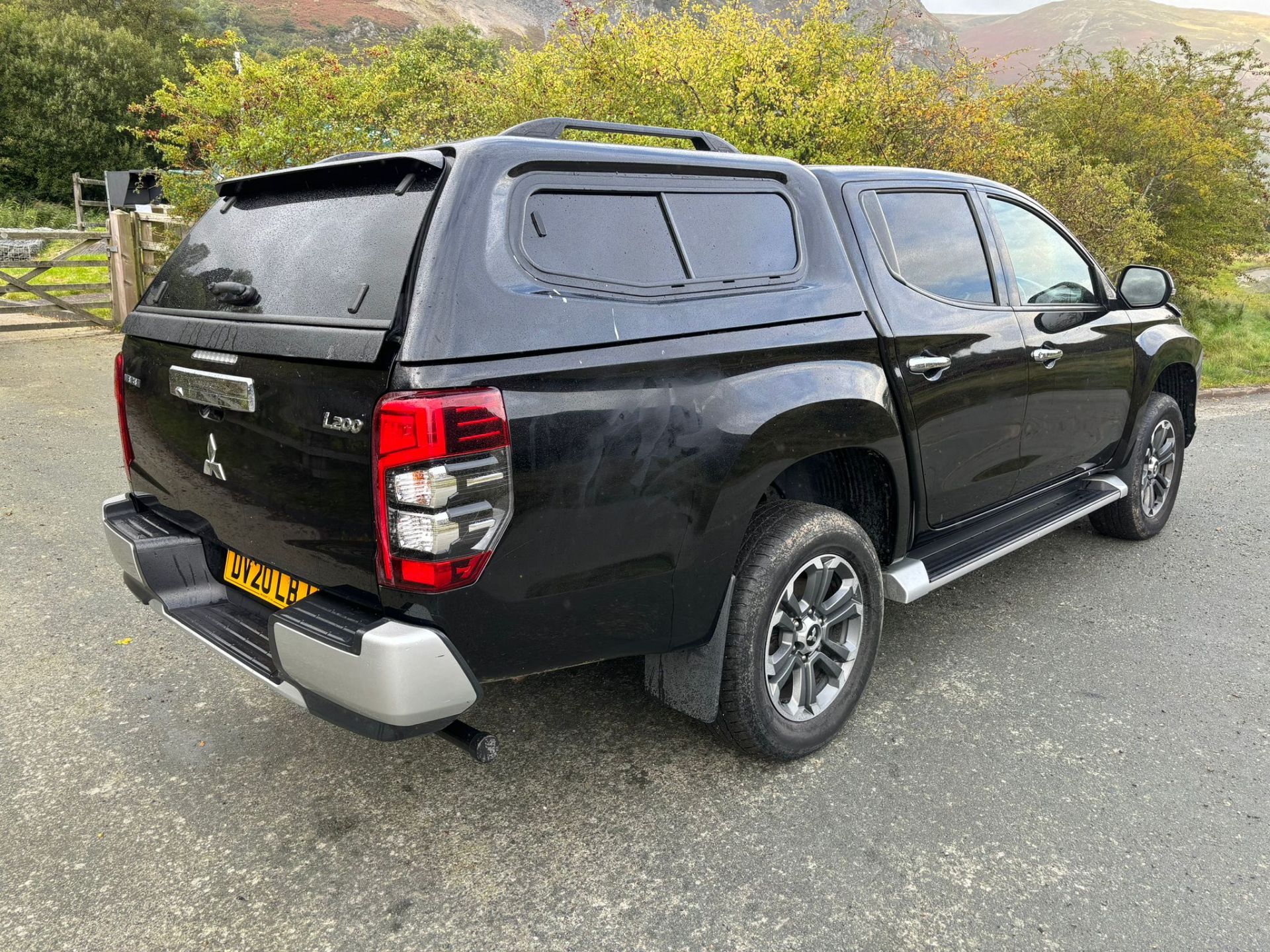 (ONLY 52K MILEAGE)** MITSUBISHI L200 WARRIOR PICKUP TRUCK FACELIFT 2020 - Image 9 of 13