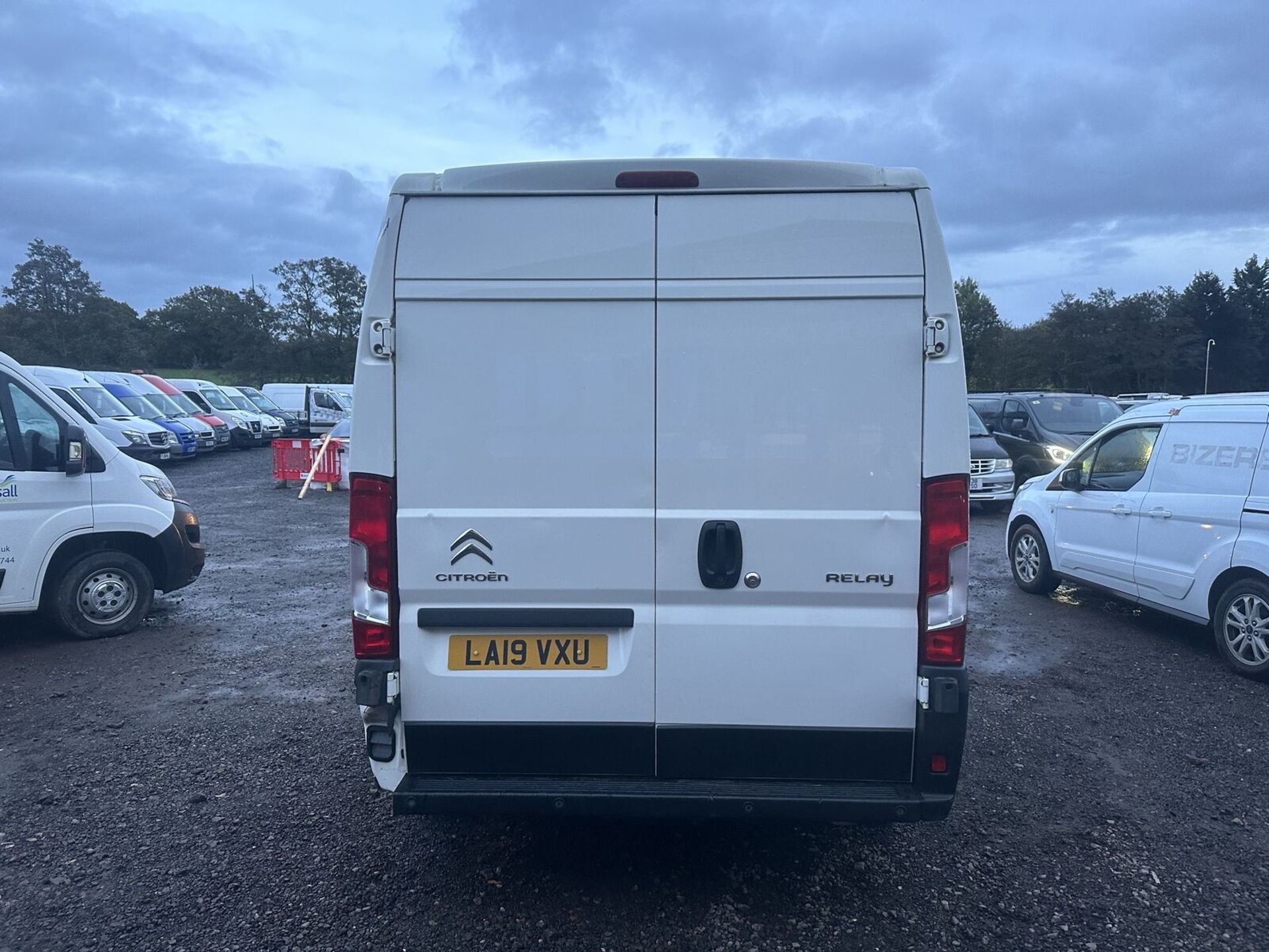 WHITE WORKHORSE: CITROEN RELAY L3 H2 DIESEL MOT: 19TH SEPTEMBER 2024 - NO VAT ON HAMMER - Image 13 of 15