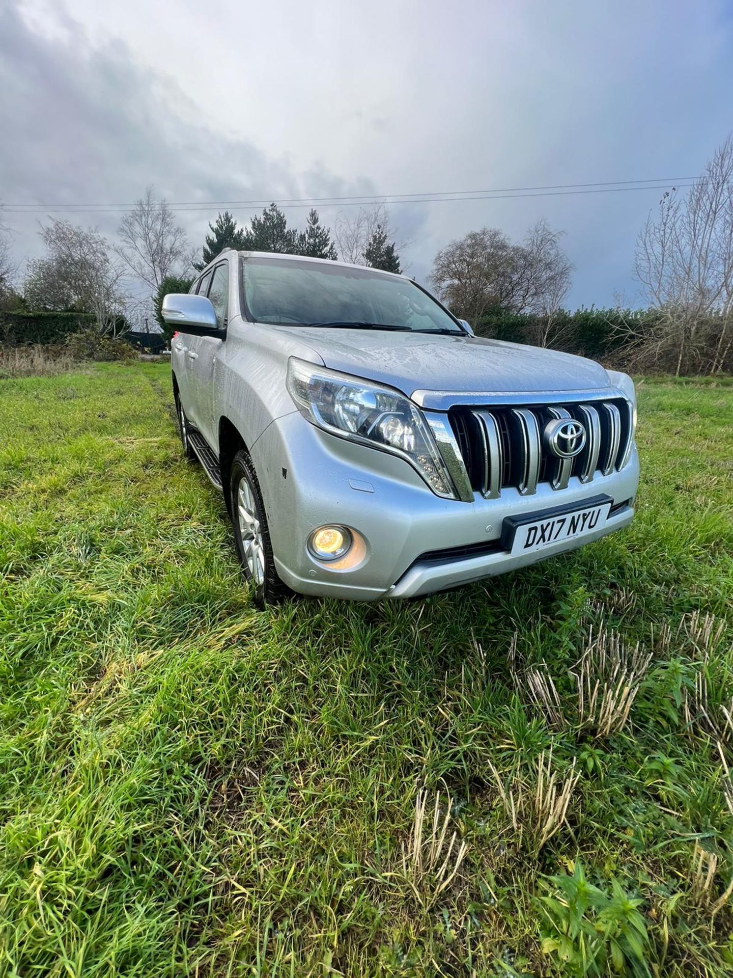 TOYOTA LAND CRUISER TOP OF THE RANGE FULL LEATHER