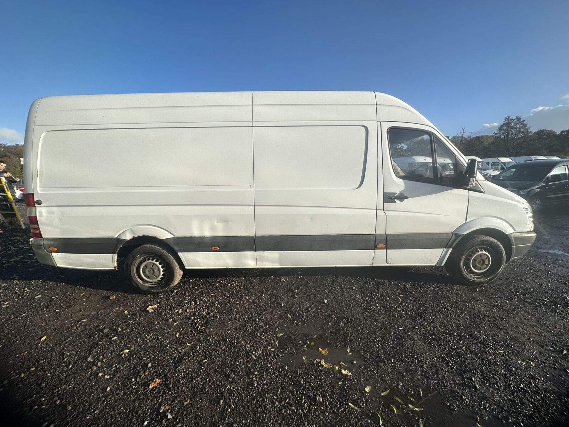 WHITE WONDER: '10 MERCEDES SPRINTER CAMPER - MOT MAY 2024 - NO VAT ON HAMMER - Image 4 of 15