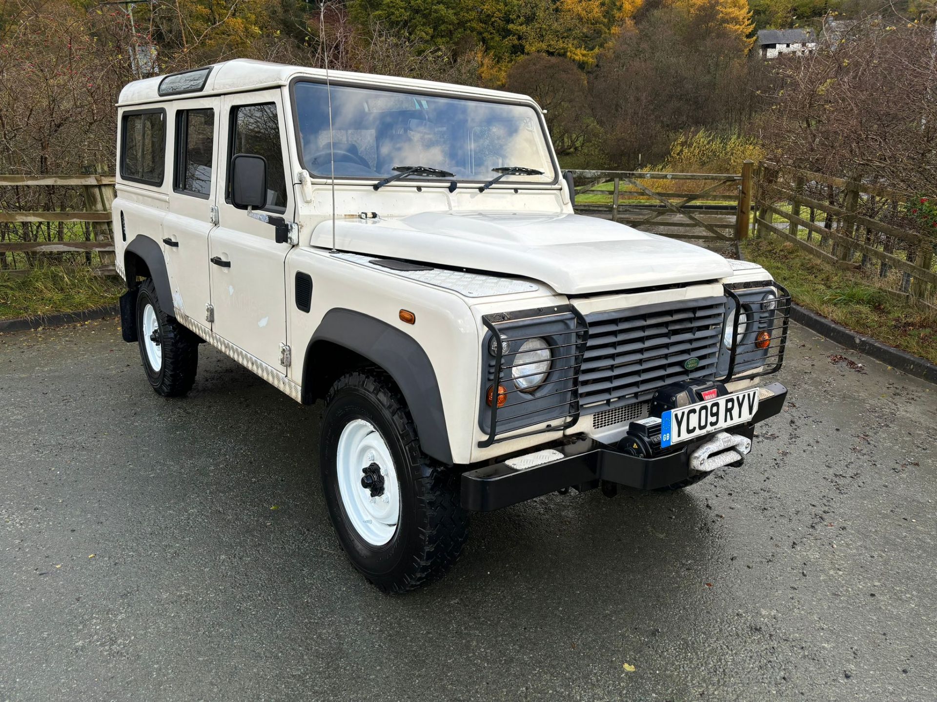 LAND ROVER DEFENDER 110 COUNTY HARDTOP TDCI 2009 EX COUNCIL CSW - Image 15 of 16