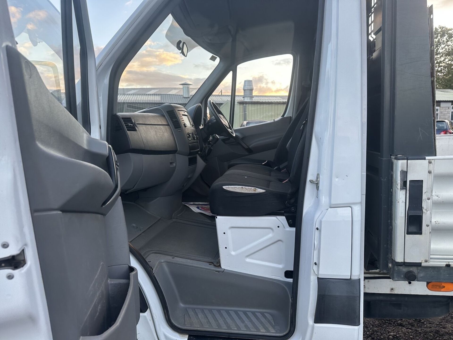 BUSINESS-GRADE BEAUTY: MERCEDES SPRINTER XLWB EURO 6 DEAL - MOT: 24TH MARCH 2024 - Image 5 of 12