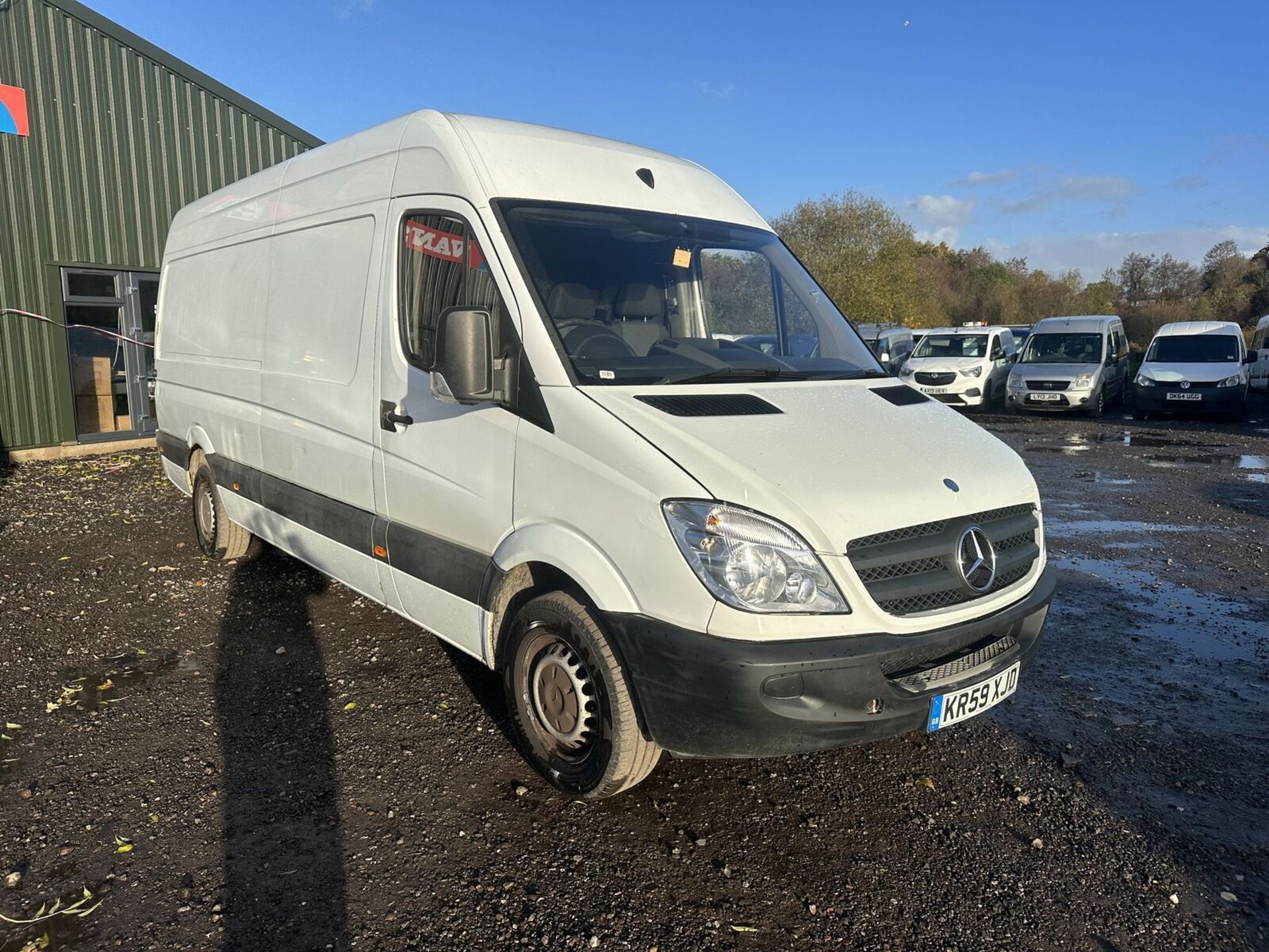 WHITE WONDER: '10 MERCEDES SPRINTER CAMPER - MOT MAY 2024 - NO VAT ON HAMMER