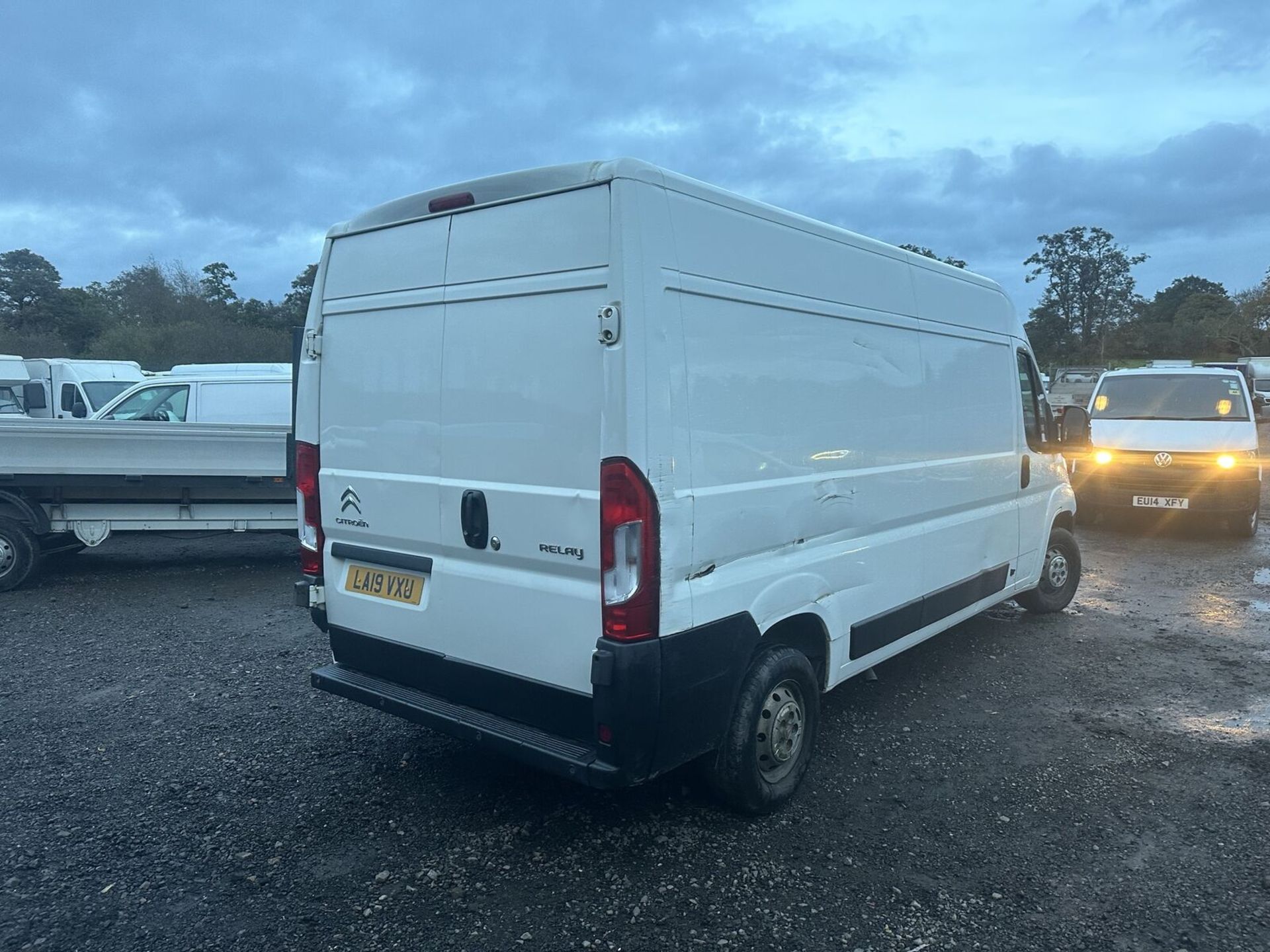 WHITE WORKHORSE: CITROEN RELAY L3 H2 DIESEL MOT: 19TH SEPTEMBER 2024 - NO VAT ON HAMMER - Image 14 of 15