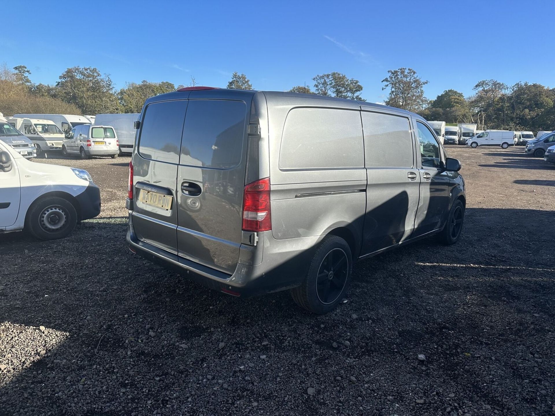 **(ONLY 46K MILEAGE)** SLEEK GREY METALLIC MARVEL: '70 PLATE MERCEDES VITO - NO VAT ON HAMMER - Image 8 of 12