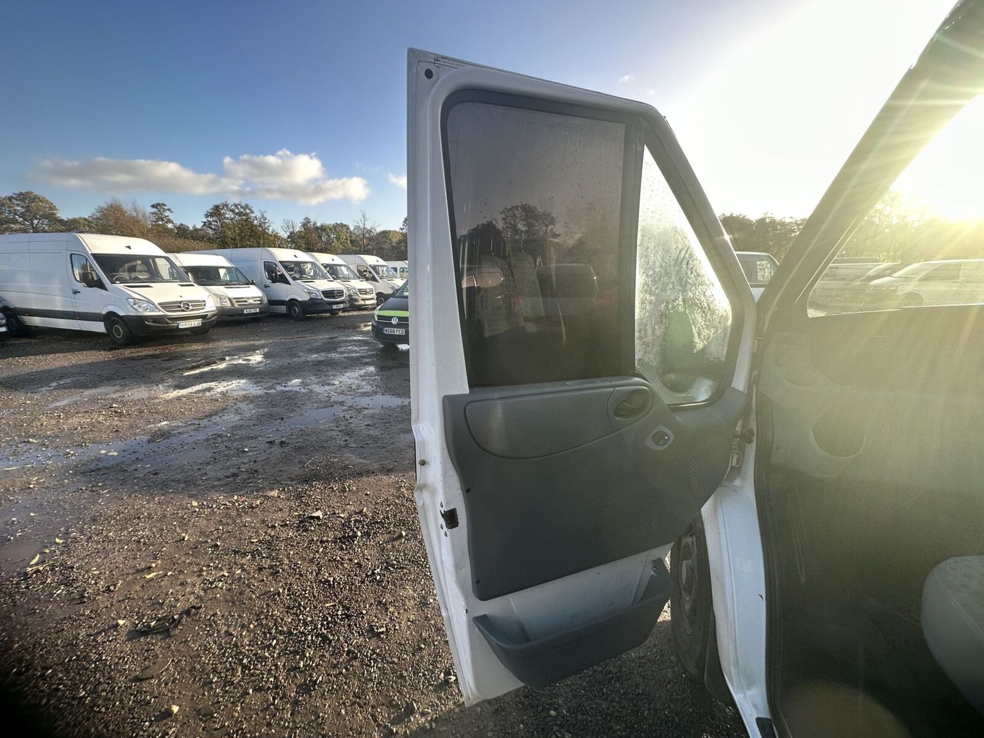 ROAD-READY WORKHORSE: '61 PLATE FORD TRANSIT T350 LWB HIGH ROOF - NO VAT ON HAMMER - Image 3 of 15